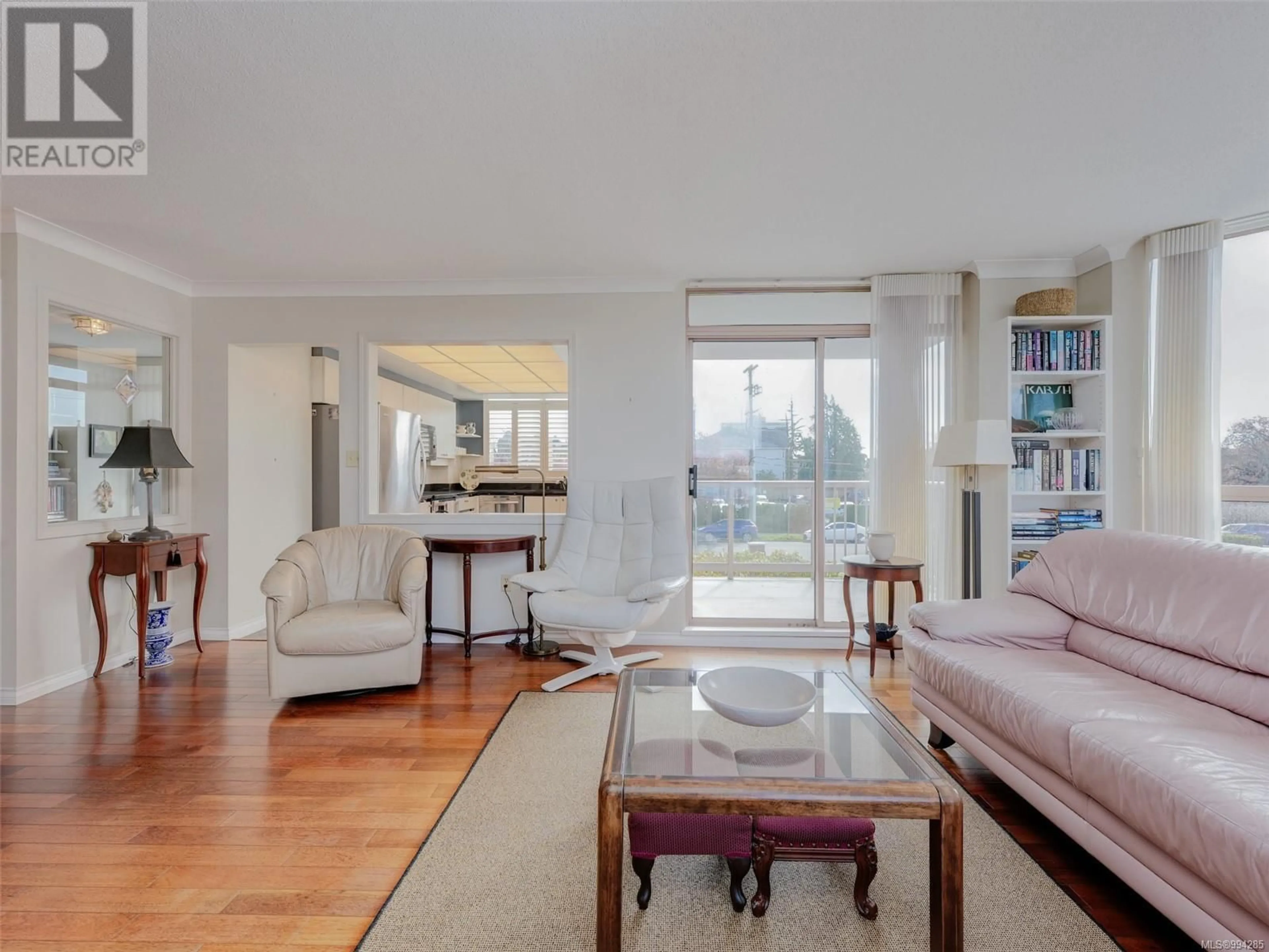 Living room with furniture, unknown for 400 - 636 MONTREAL STREET, Victoria British Columbia V8V1Z8