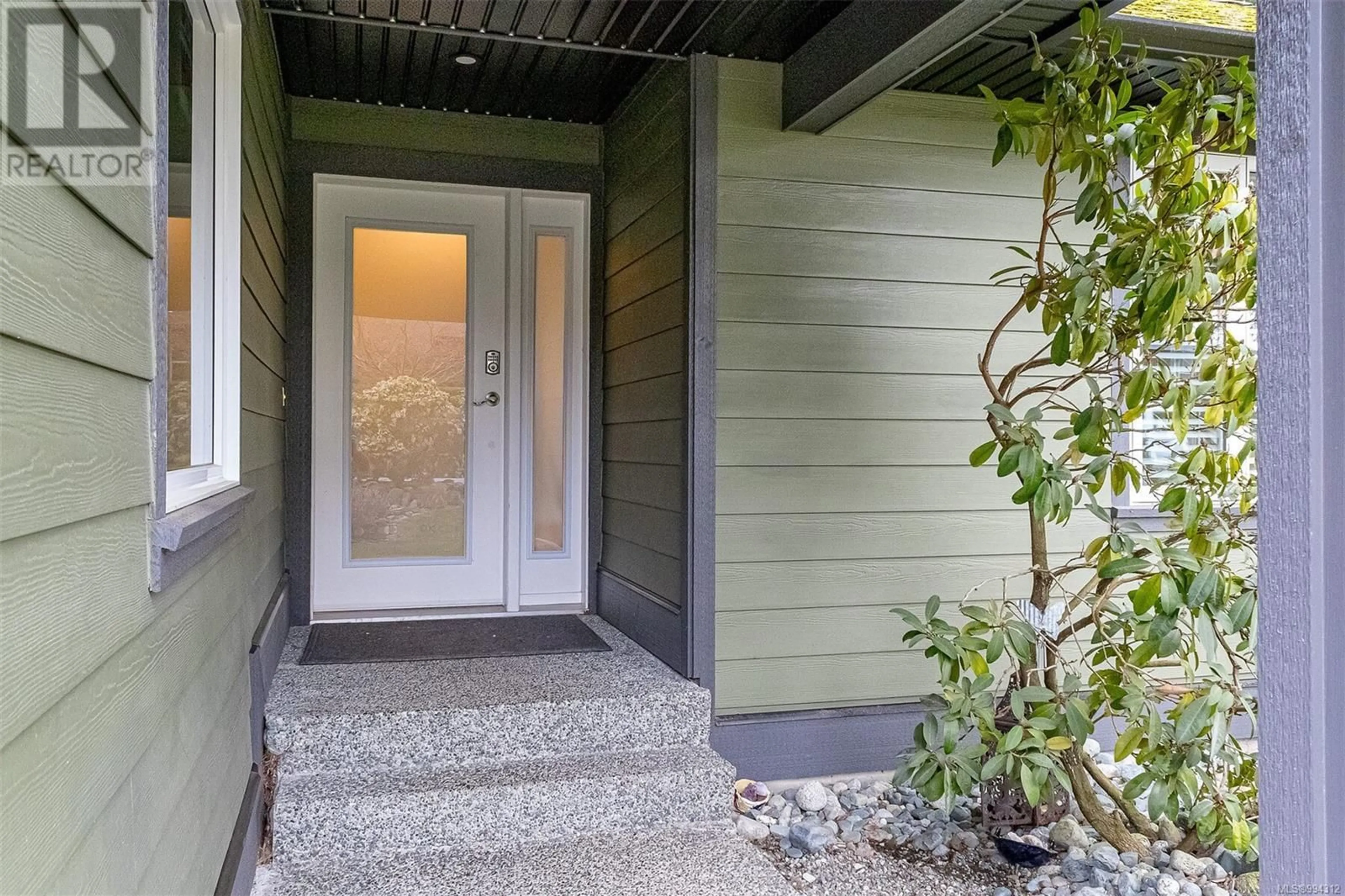 Indoor entryway for 4915 DENFORD PLACE, Nanaimo British Columbia V9V1R3