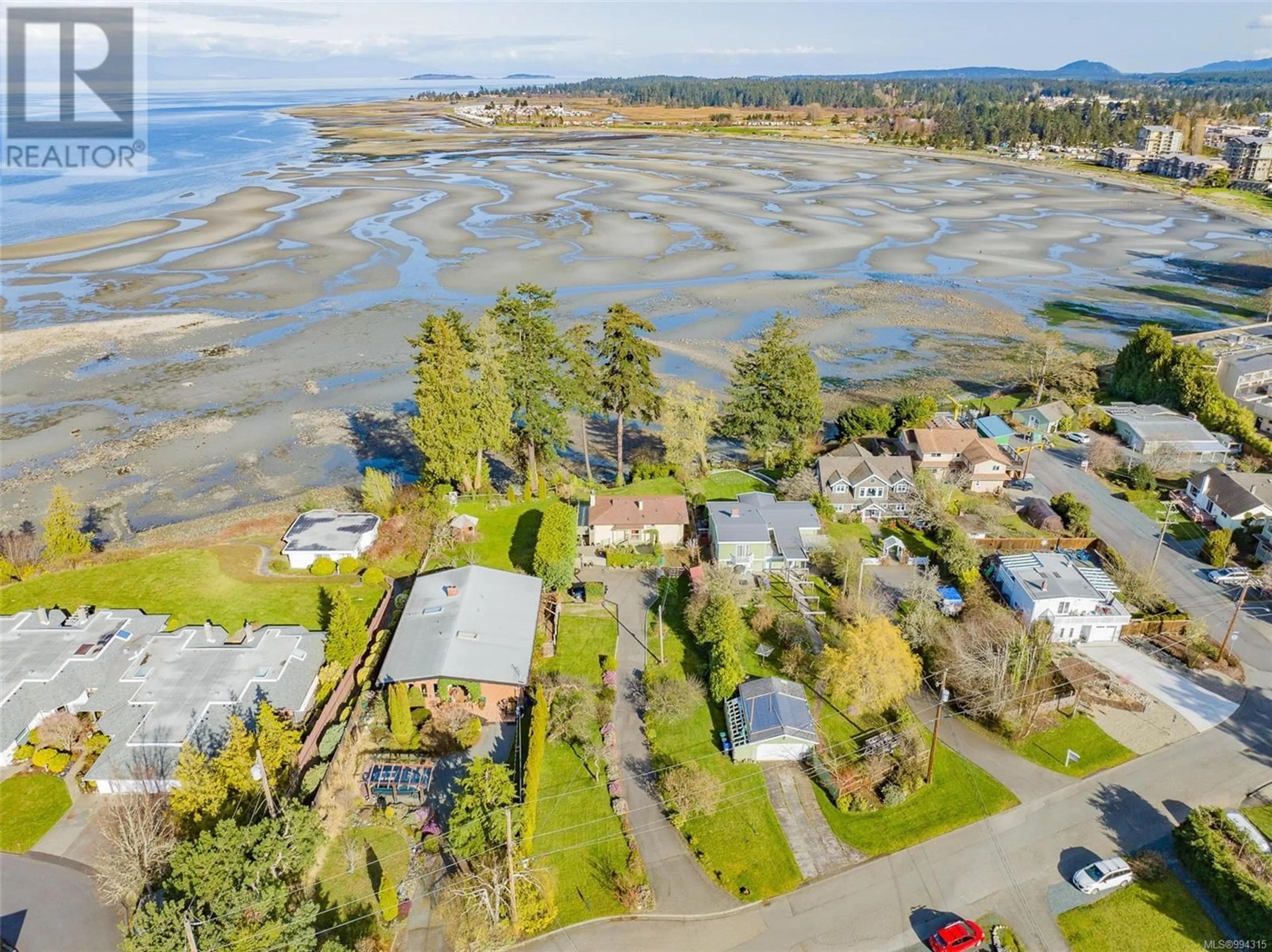 A pic from outside/outdoor area/front of a property/back of a property/a pic from drone, water/lake/river/ocean view for 322 DOGWOOD STREET, Parksville British Columbia V9P1E1
