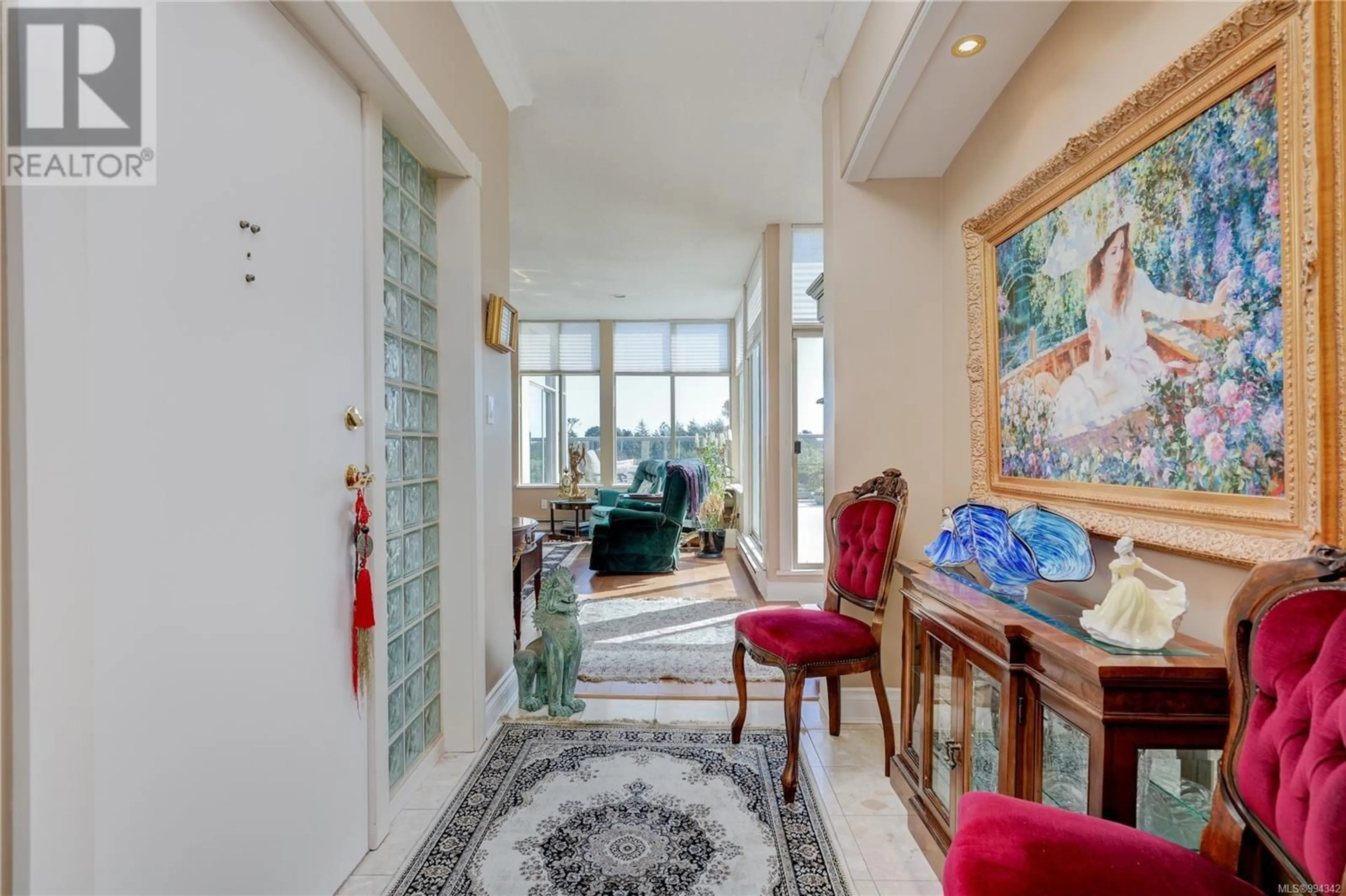 Indoor foyer for 860 - 188 DOUGLAS STREET, Victoria British Columbia V8V2P1