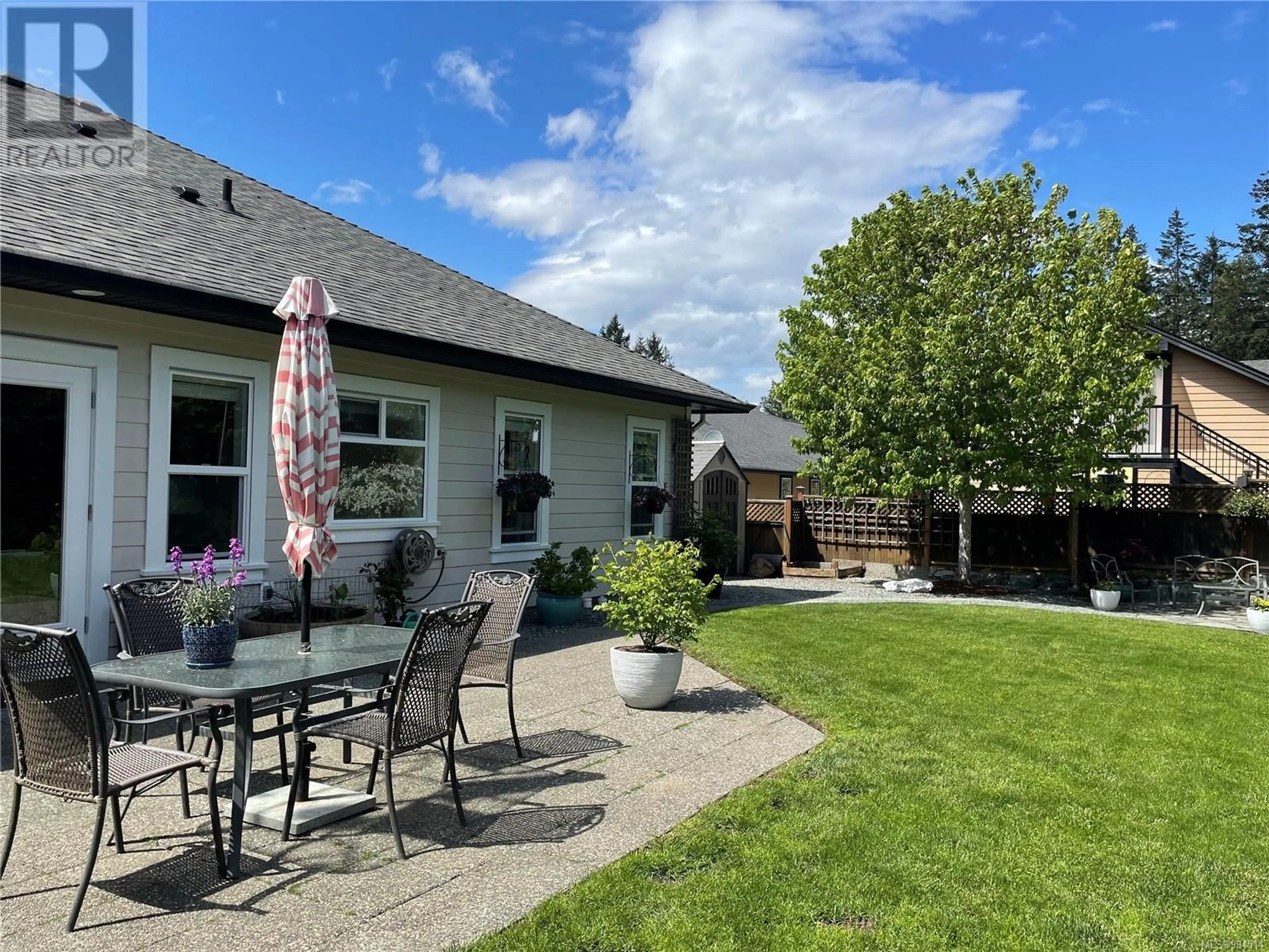 Patio, street for 2571 MCCLAREN ROAD, Mill Bay British Columbia V0R2P1