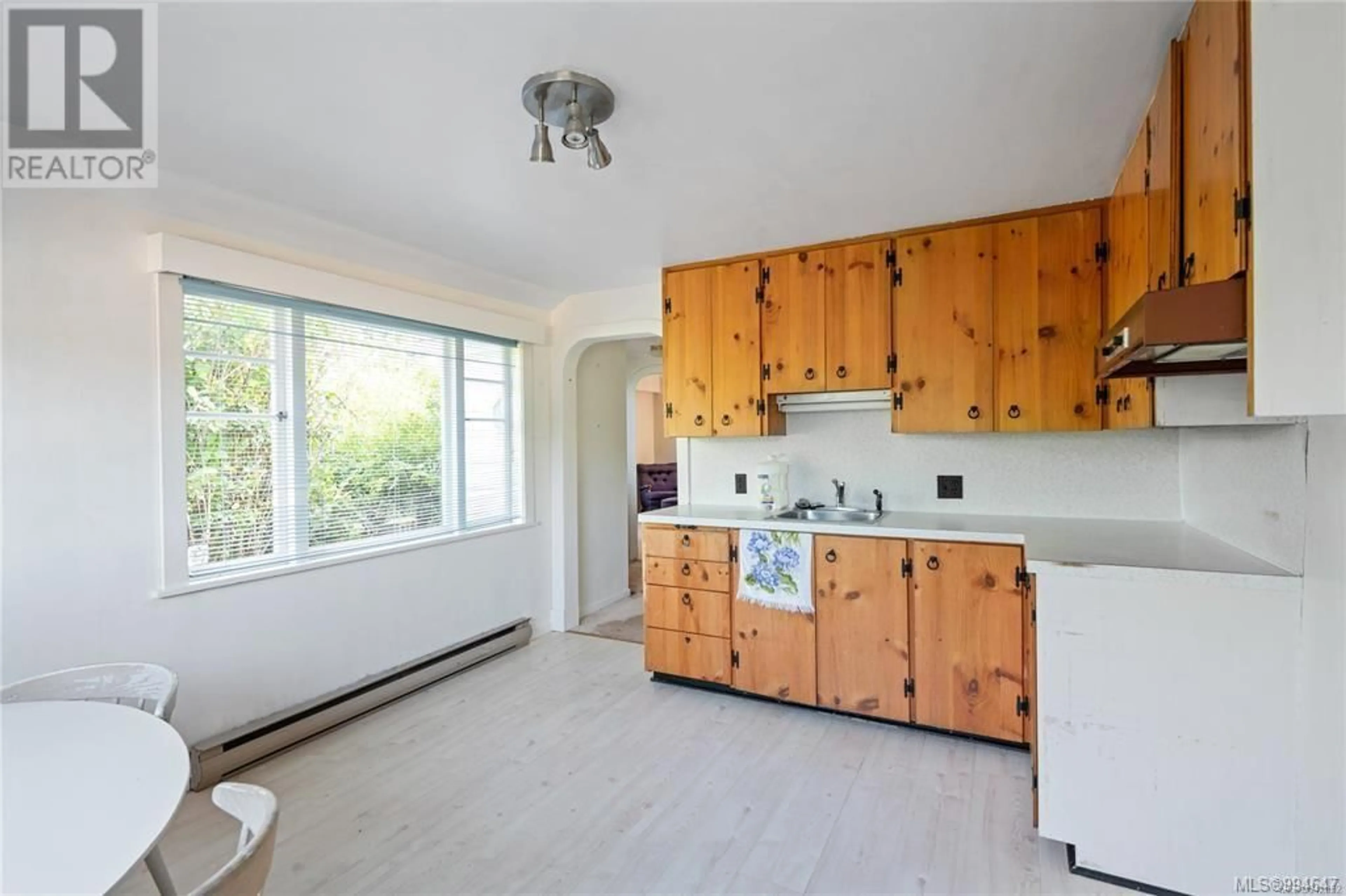 Standard kitchen, unknown for 1620 LOAT STREET, Nanaimo British Columbia V9S3L4