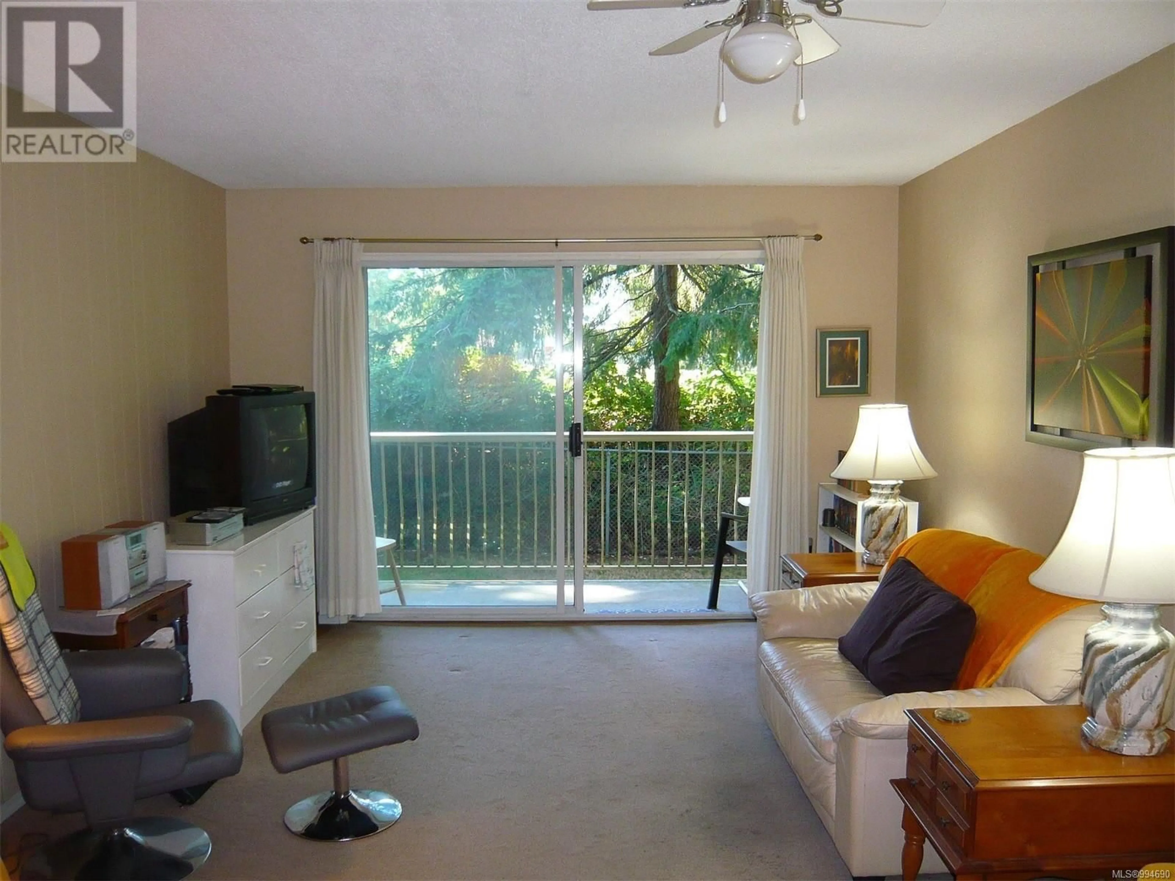 Living room with furniture, unknown for 208 - 322 BIRCH STREET, Campbell River British Columbia V9W2S4