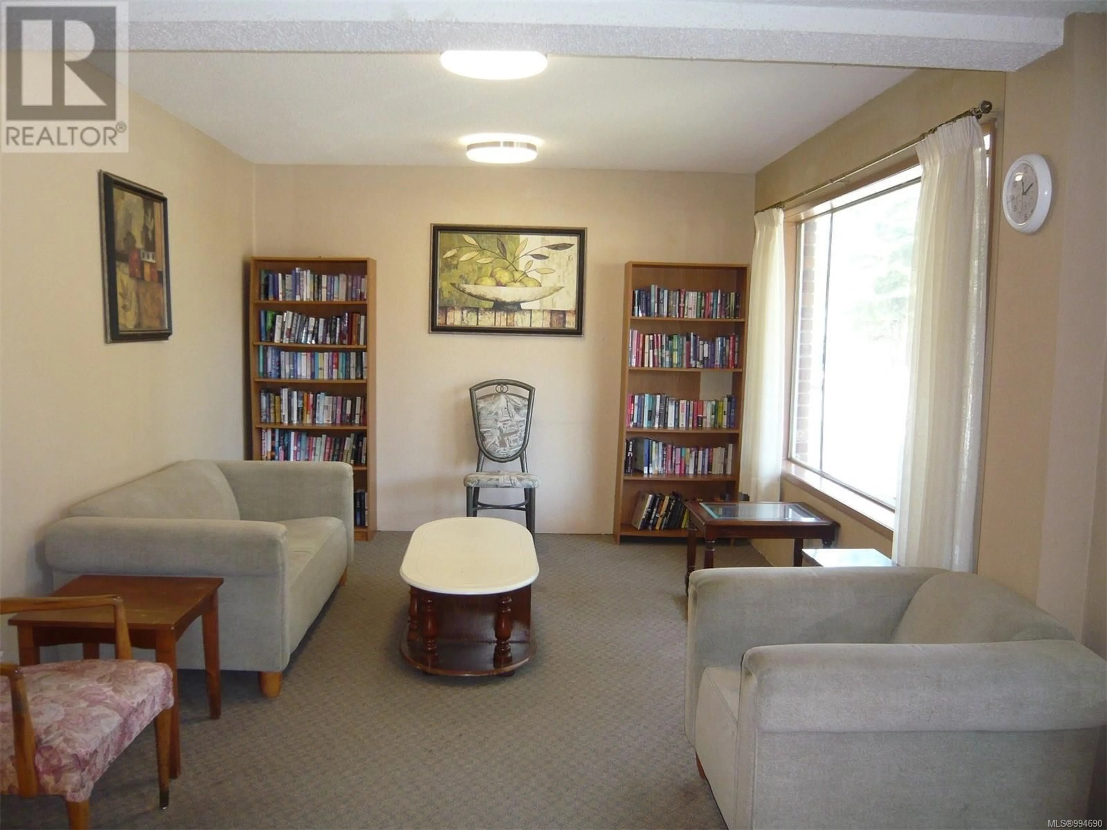 Living room with furniture, unknown for 208 - 322 BIRCH STREET, Campbell River British Columbia V9W2S4