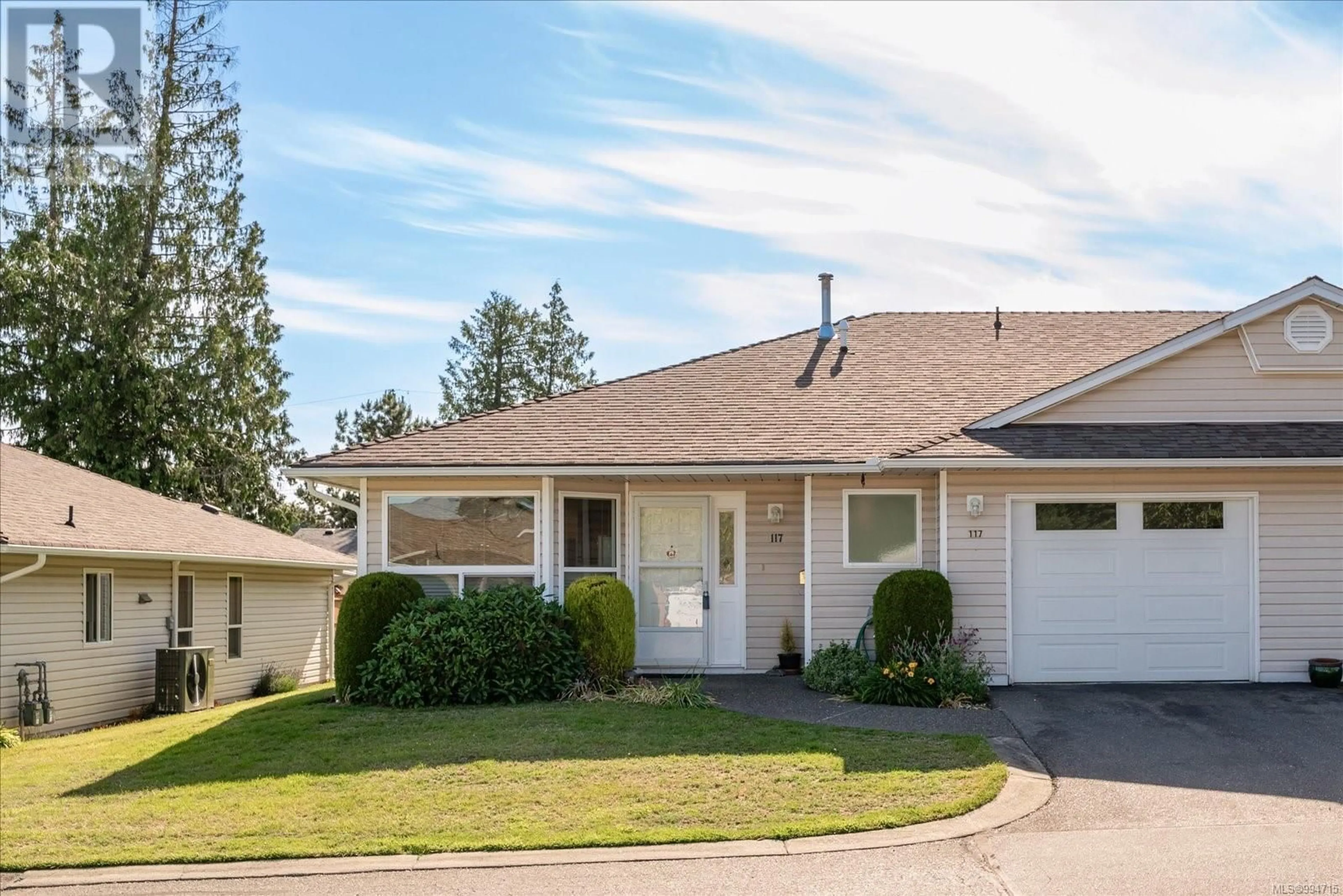 Home with vinyl exterior material, street for 117 - 240 STANFORD AVENUE EAST, Parksville British Columbia V9P2K8