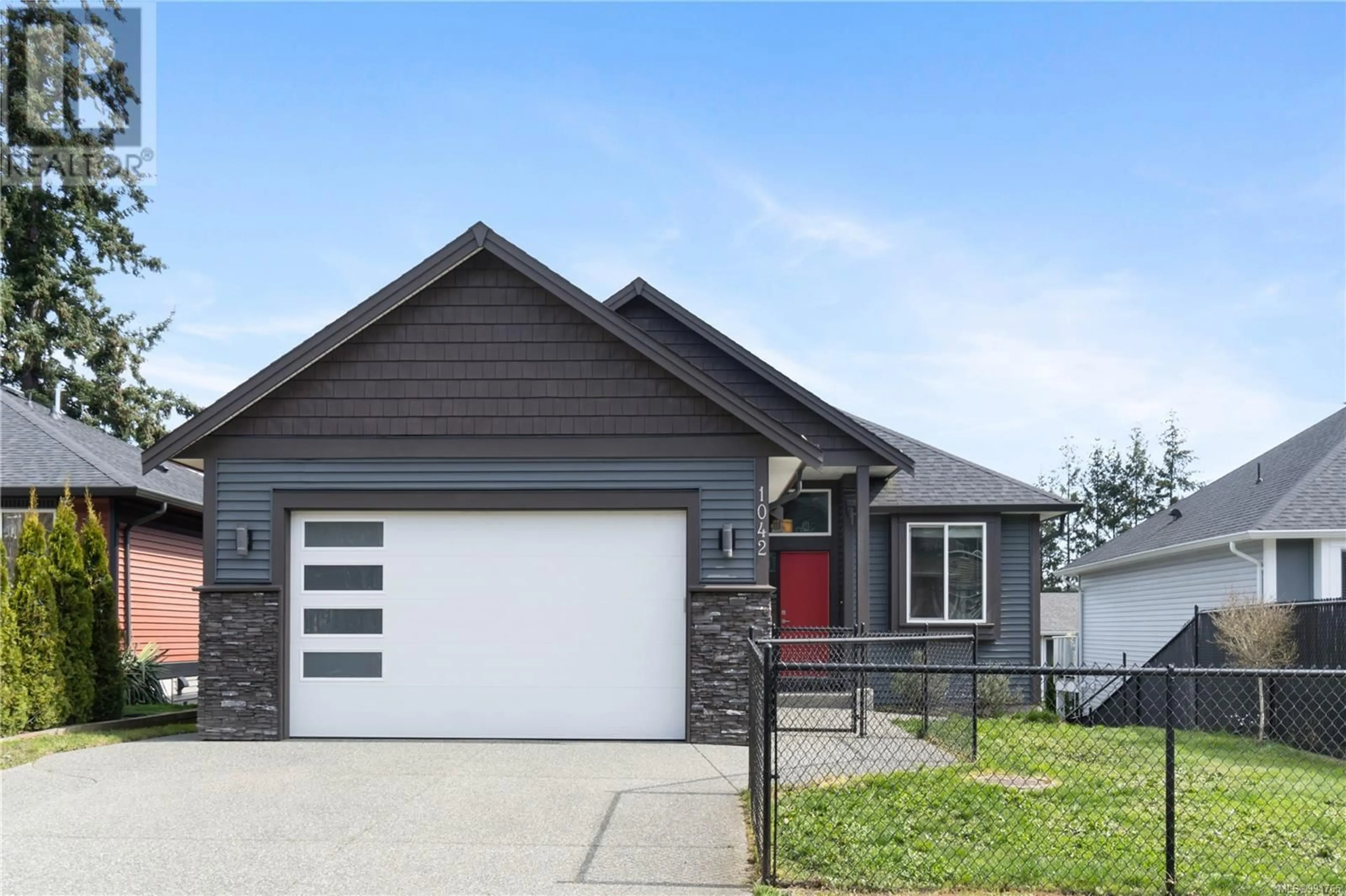 Home with vinyl exterior material, street for 1042 SHELBY ANN AVENUE, Nanaimo British Columbia V9R0H8