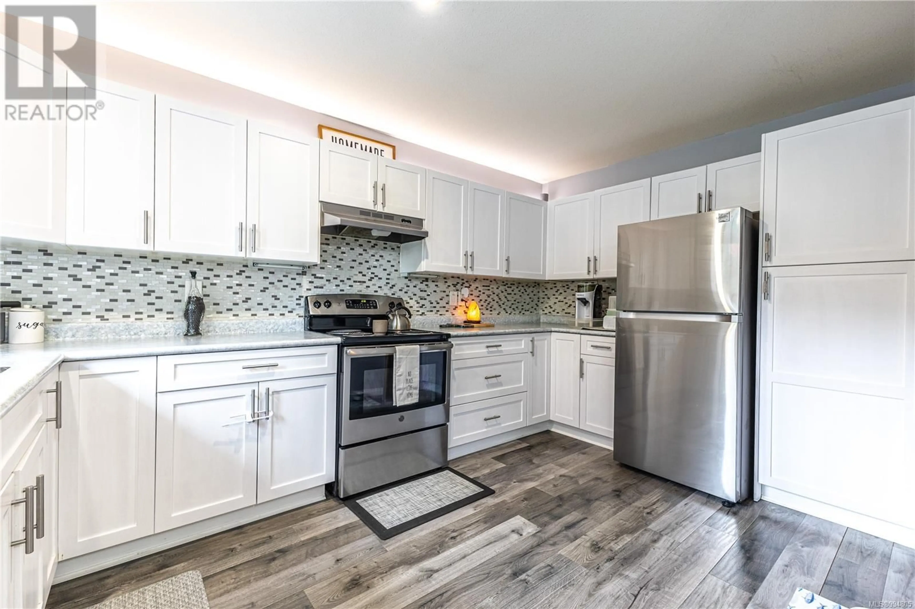 Open concept kitchen, unknown for 2698 VANCOUVER PLACE, Campbell River British Columbia V9W4Z9