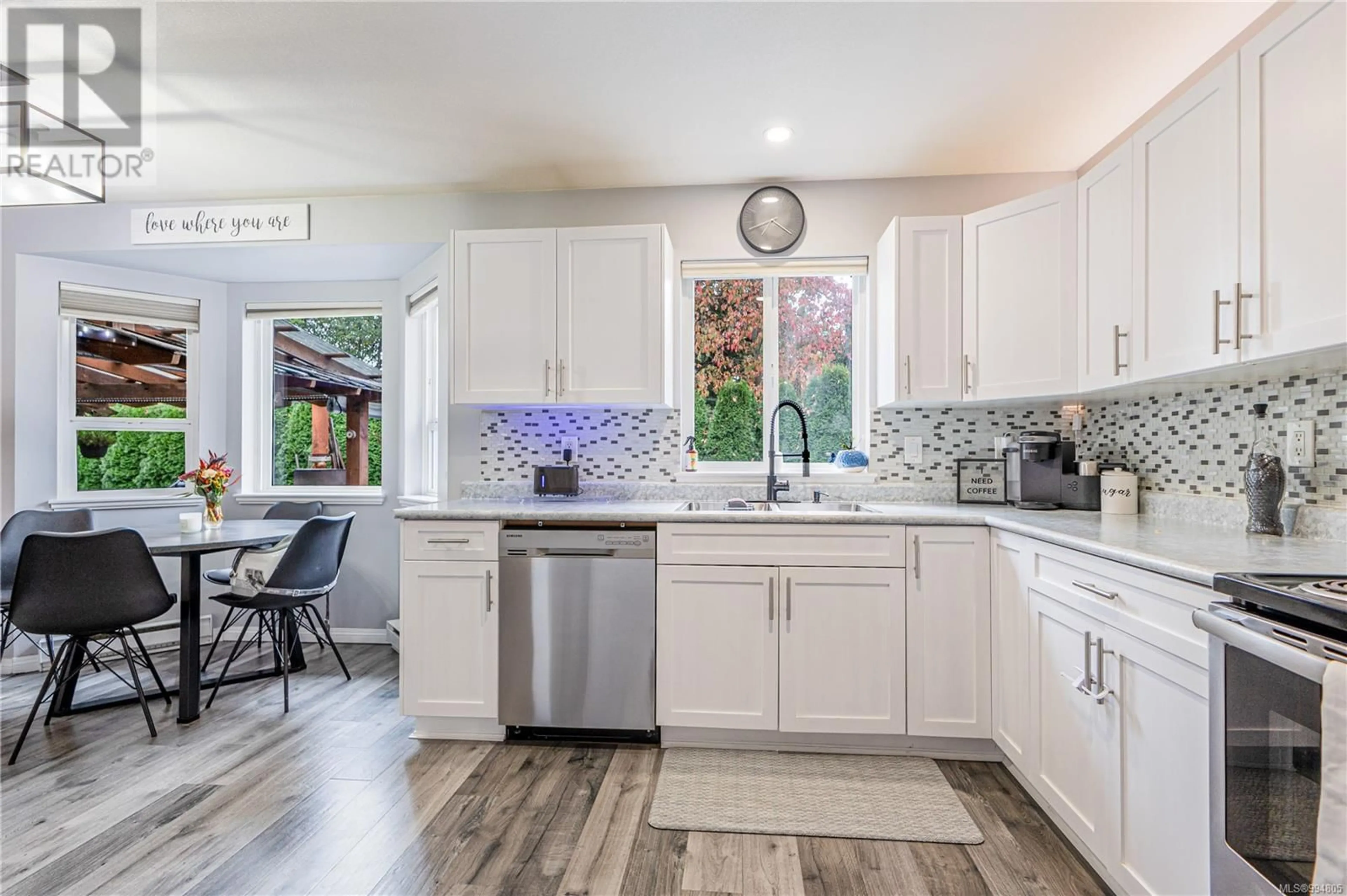 Open concept kitchen, ceramic/tile floor for 2698 VANCOUVER PLACE, Campbell River British Columbia V9W4Z9