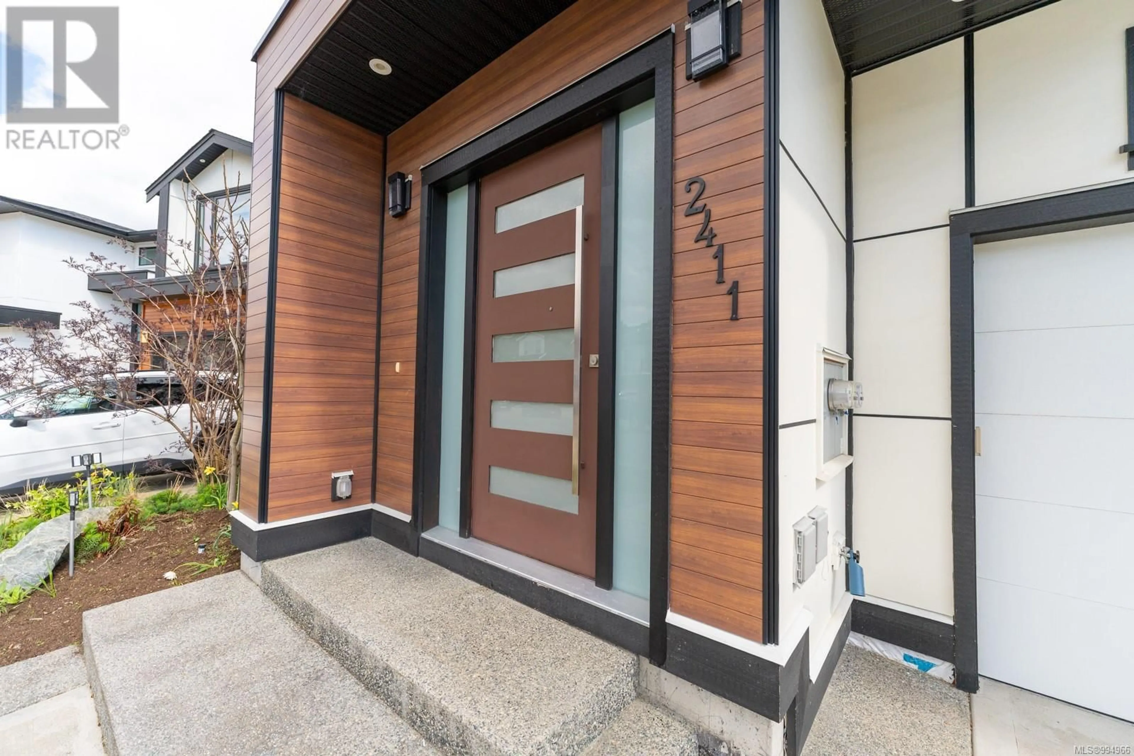 Indoor entryway for 2411 AZURITE CRESCENT, Langford British Columbia V9B5Y4