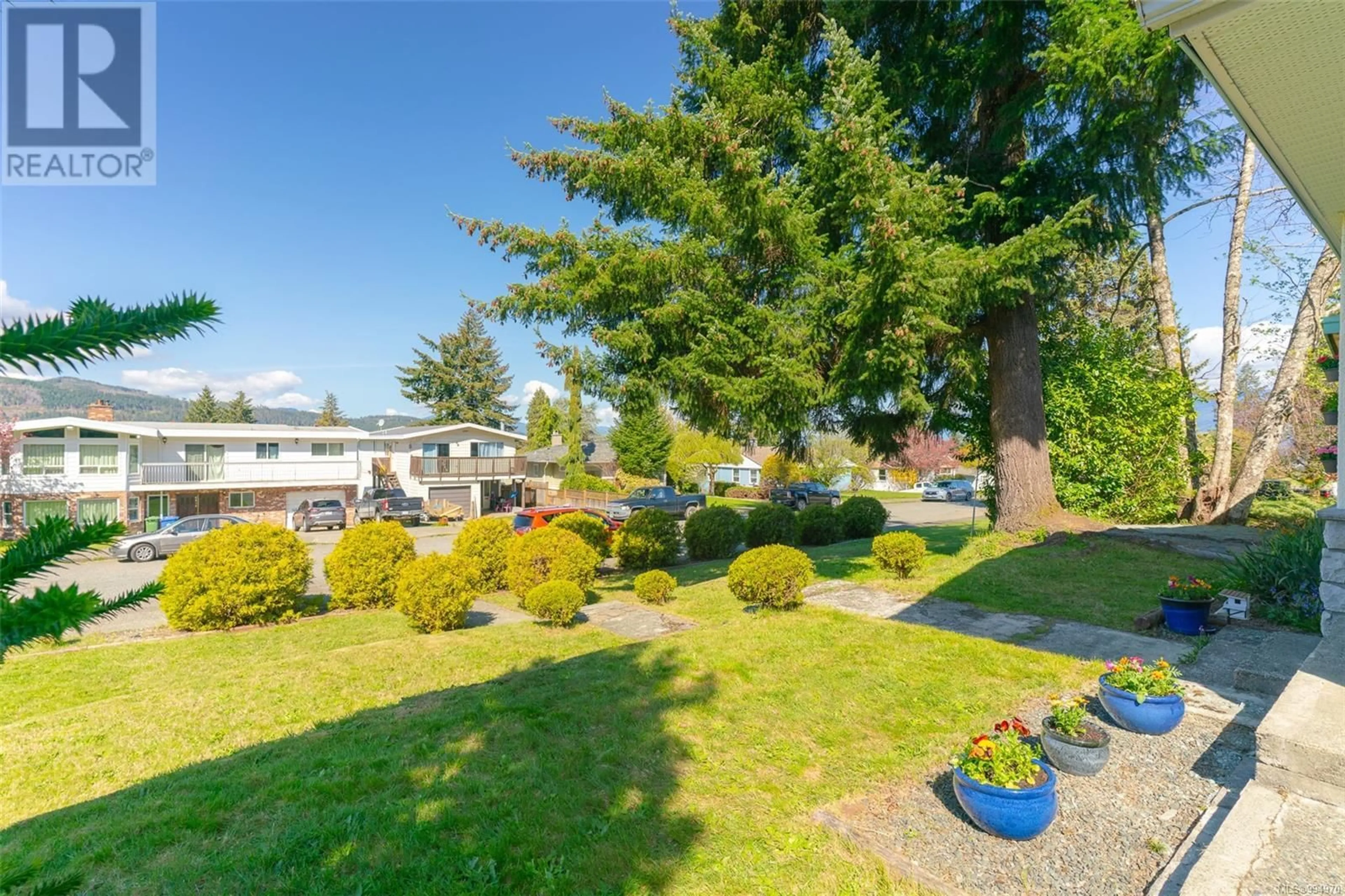 A pic from outside/outdoor area/front of a property/back of a property/a pic from drone, water/lake/river/ocean view for 2413 14TH AVENUE, Port Alberni British Columbia V9Y2Y1