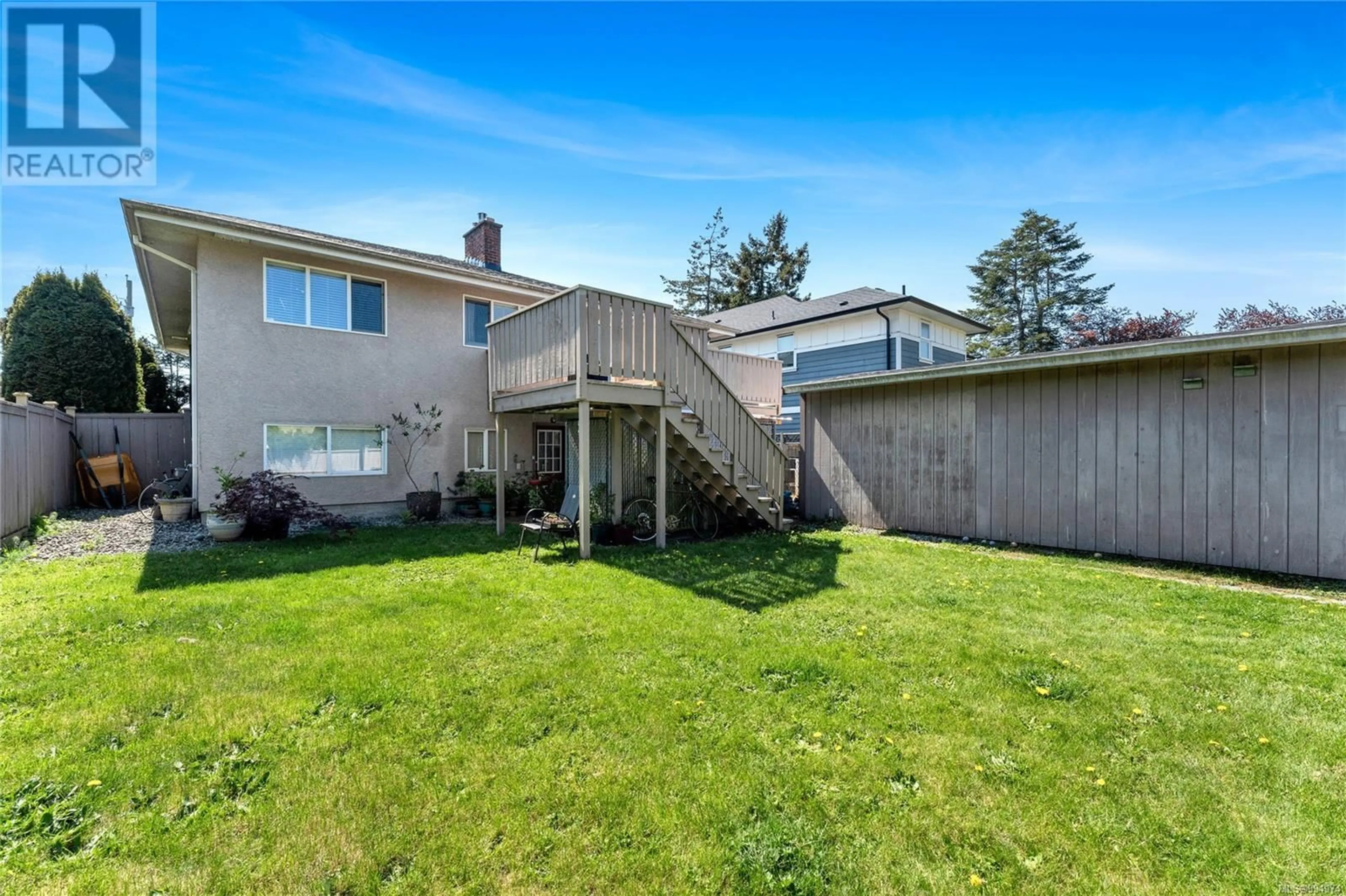 Patio, unknown for 1576 PRAIRIE STREET, Saanich British Columbia V8N2L3