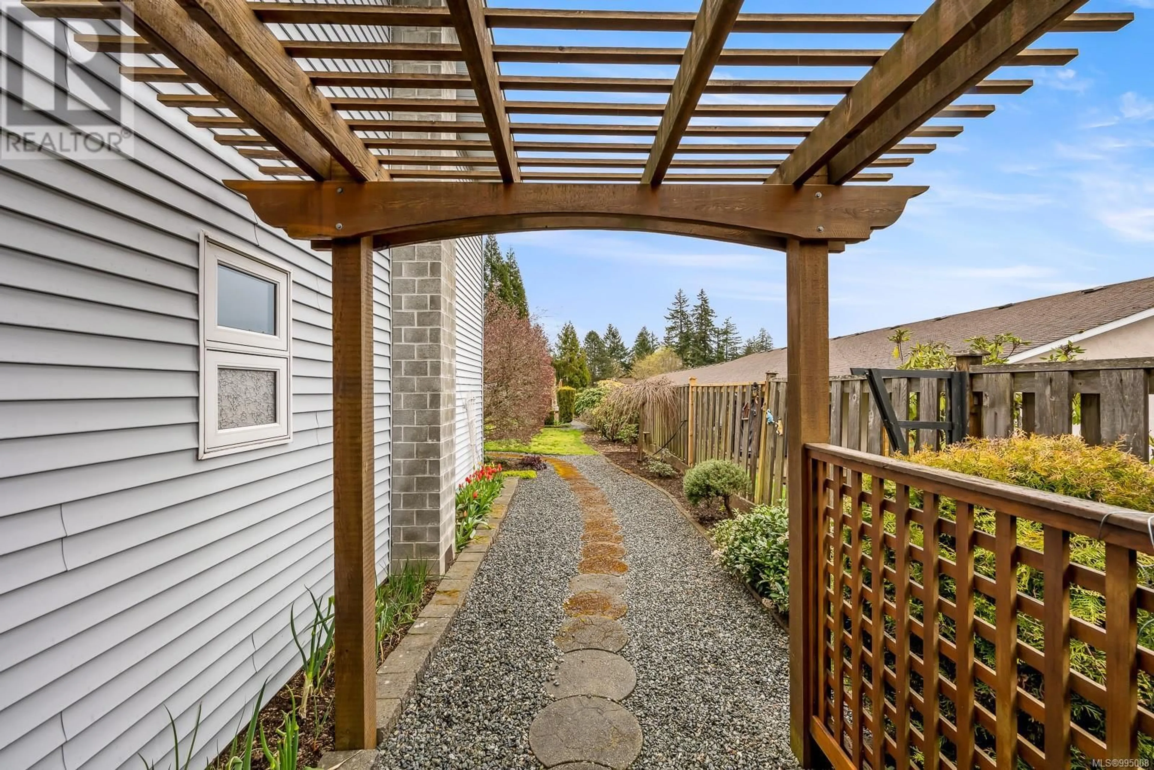 Patio, street for 2069 GULL AVENUE, Comox British Columbia V9M1L5