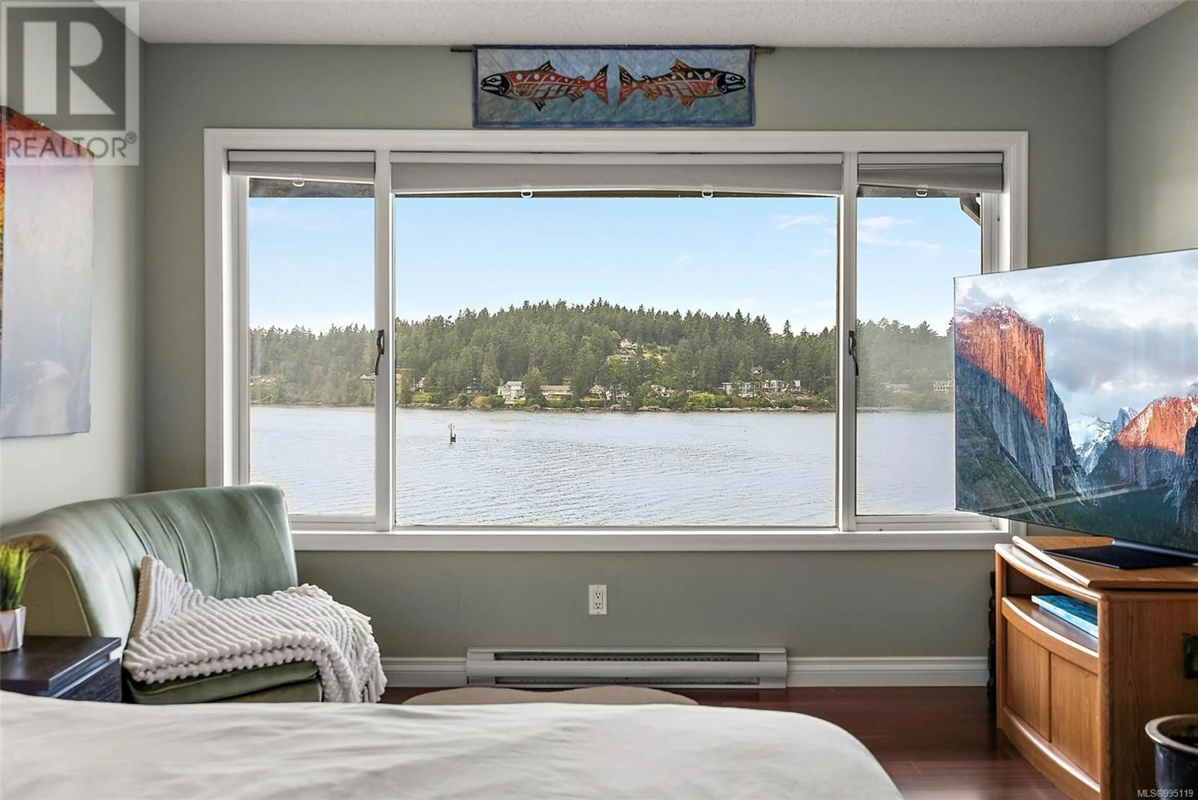 Bedroom with bed, unknown for 11 - 2353 HARBOUR ROAD, Sidney British Columbia V8L3X8
