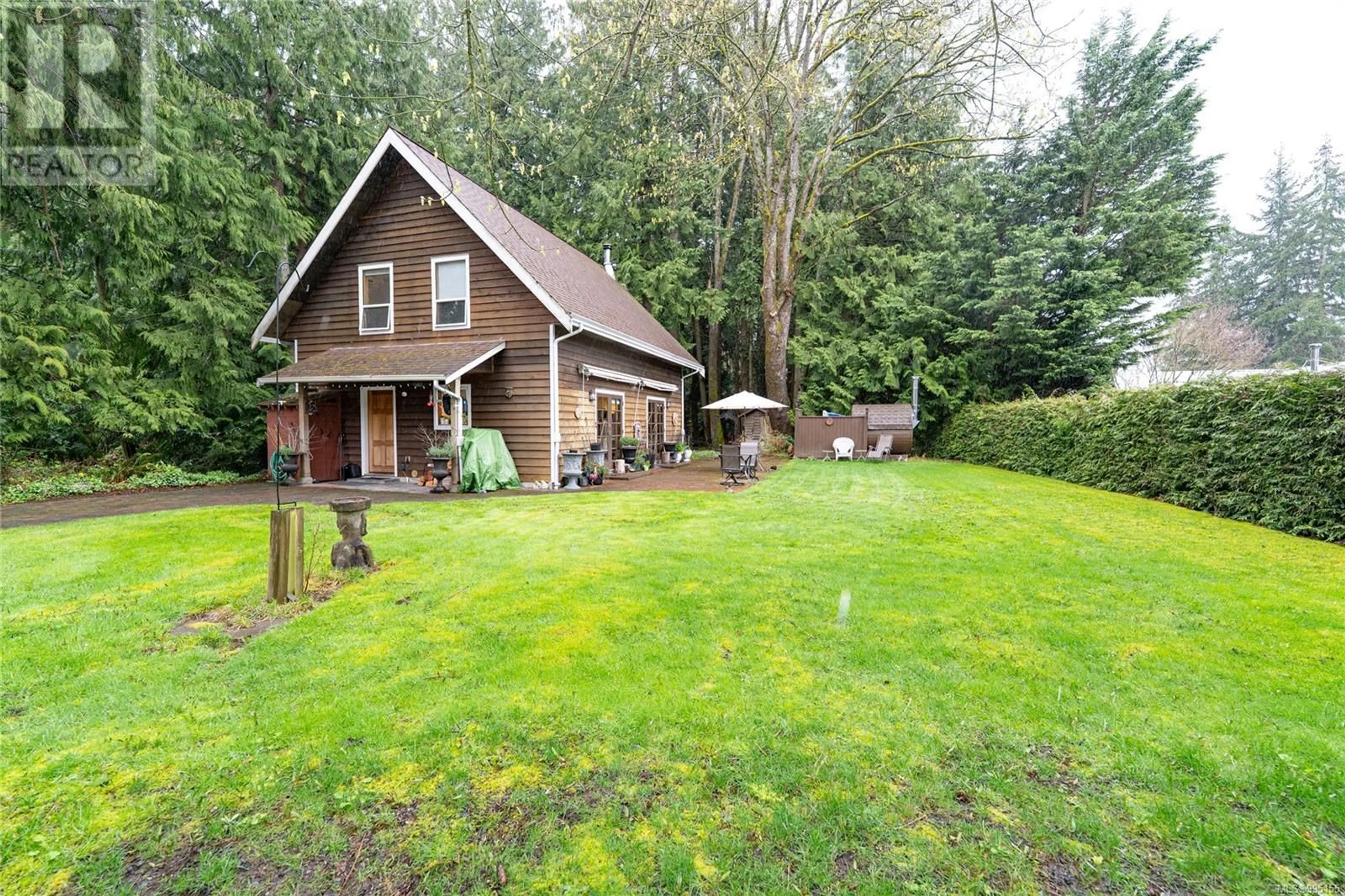 A pic from outside/outdoor area/front of a property/back of a property/a pic from drone, unknown for 10741 CHEMAINUS ROAD, Ladysmith British Columbia V0G2A6