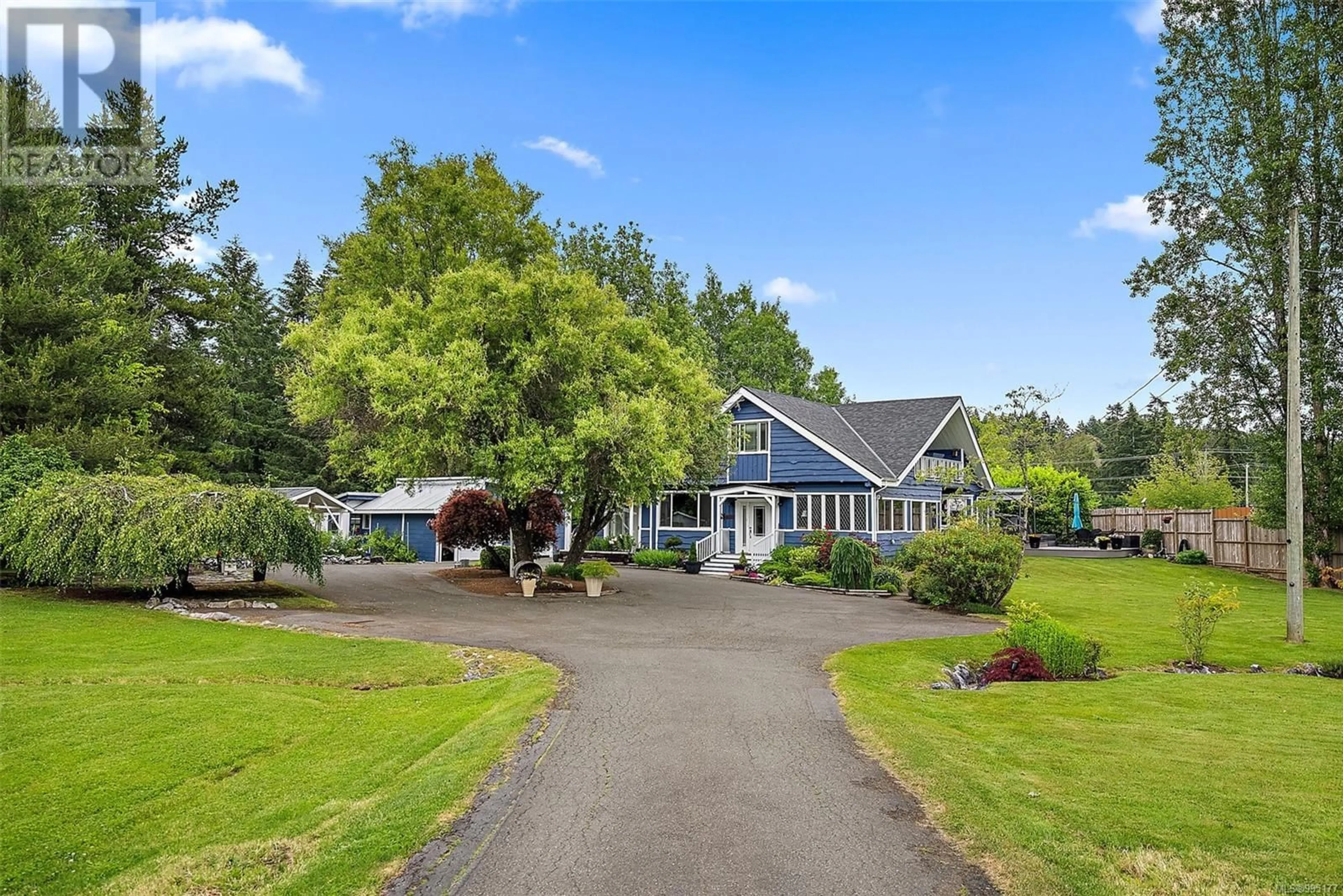 A pic from outside/outdoor area/front of a property/back of a property/a pic from drone, unknown for 3025 COBBLE HILL ROAD, Mill Bay British Columbia V8H1G9