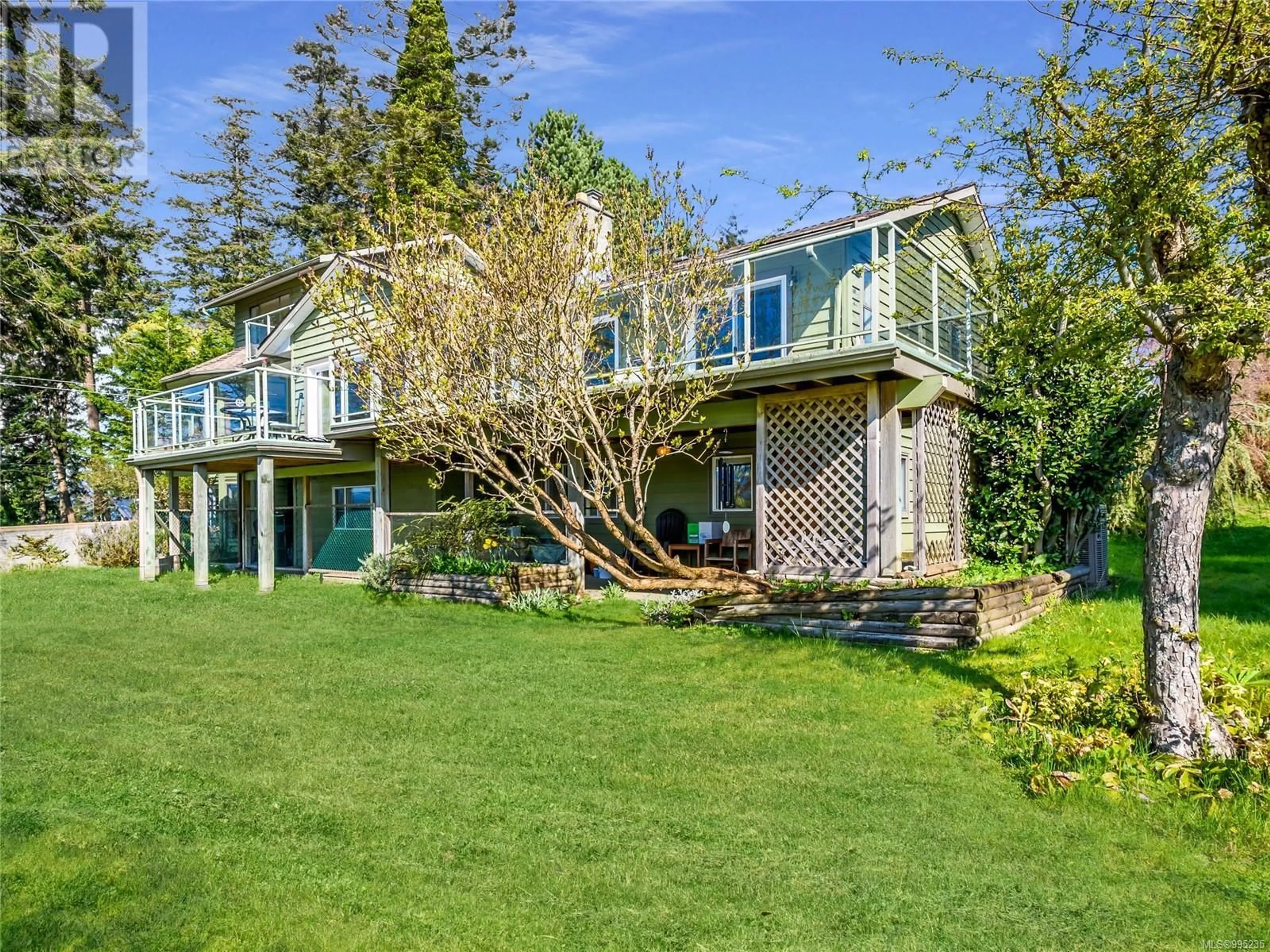 A pic from outside/outdoor area/front of a property/back of a property/a pic from drone, water/lake/river/ocean view for 145 MANOR PLACE, Comox British Columbia V9M1C6