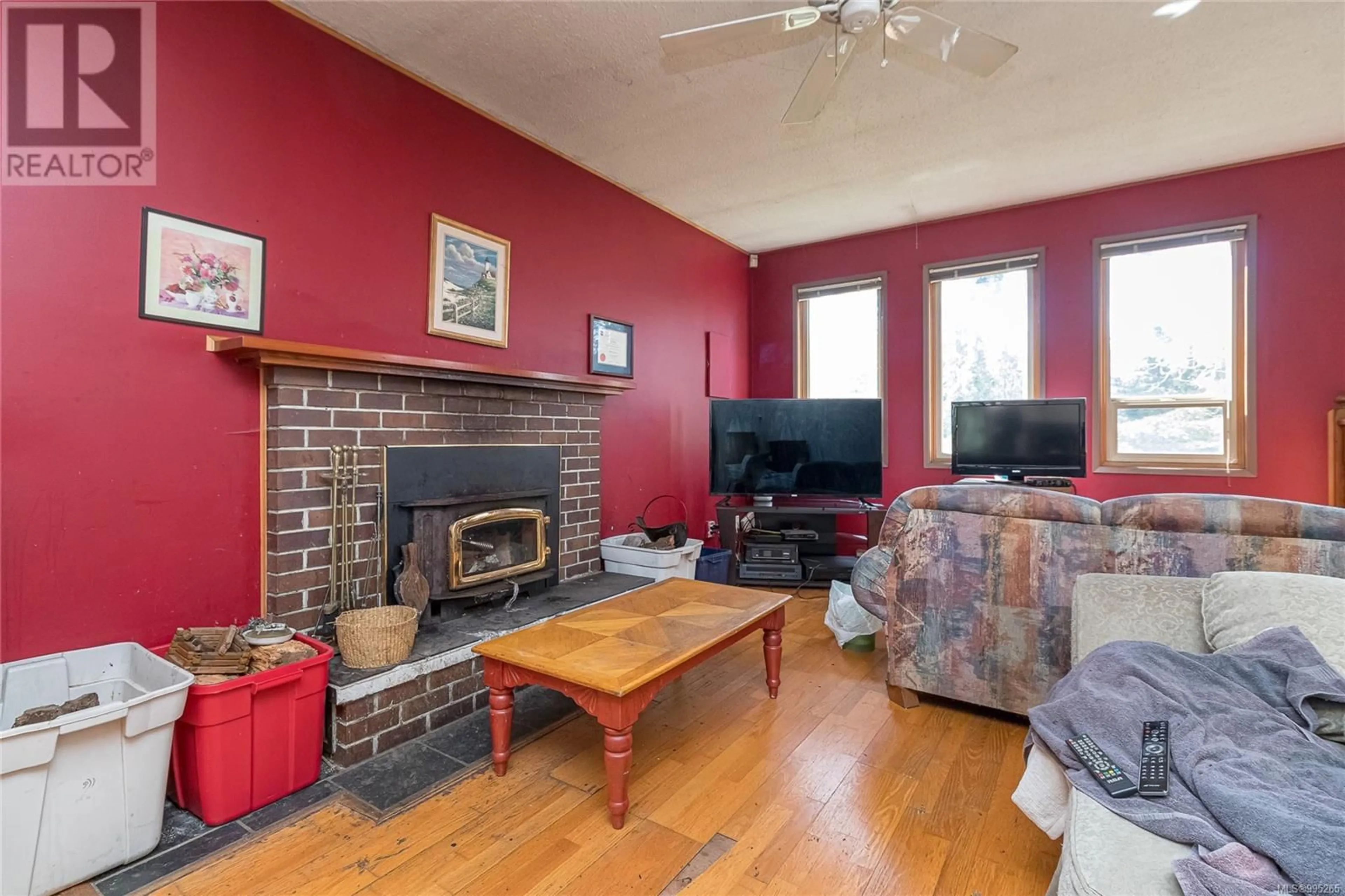 Living room with furniture, unknown for 532 ATKINS AVENUE, Langford British Columbia V9B2Z8