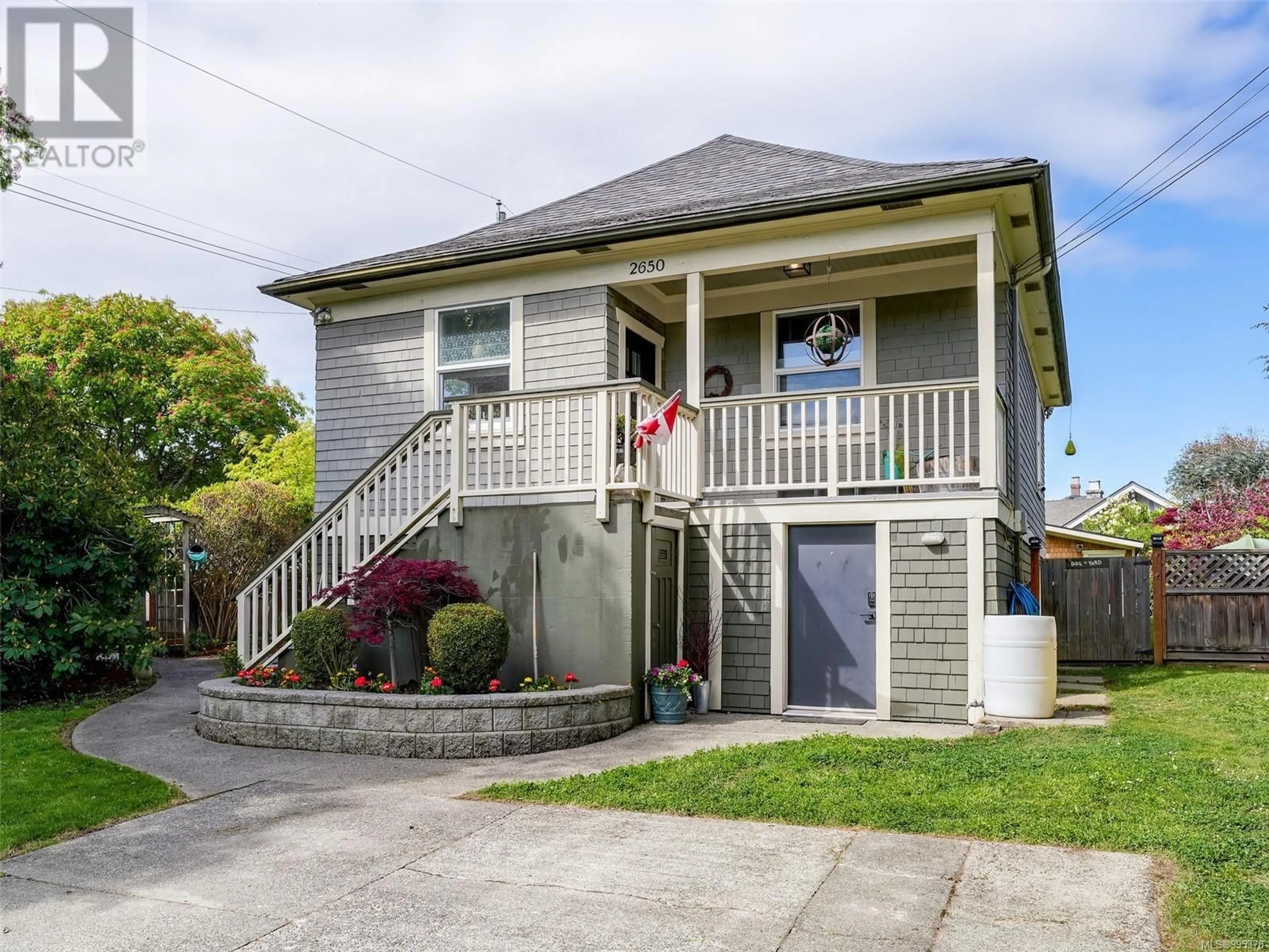 Home with vinyl exterior material, street for 2650 RICHMOND ROAD, Victoria British Columbia V8R6H5
