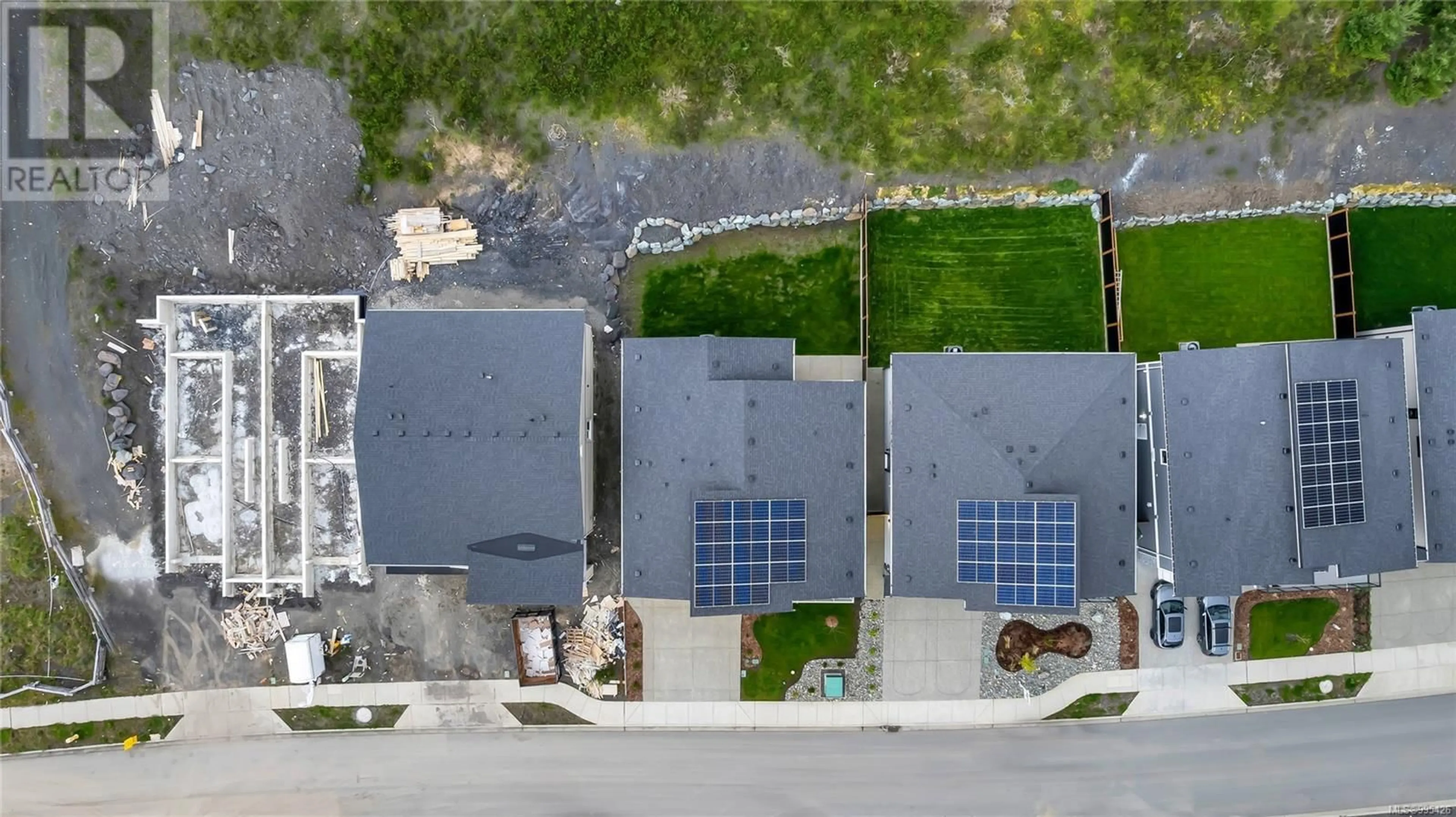 A pic from outside/outdoor area/front of a property/back of a property/a pic from drone, street for 3206 WOODRUSH DRIVE, Duncan British Columbia V9L0J9
