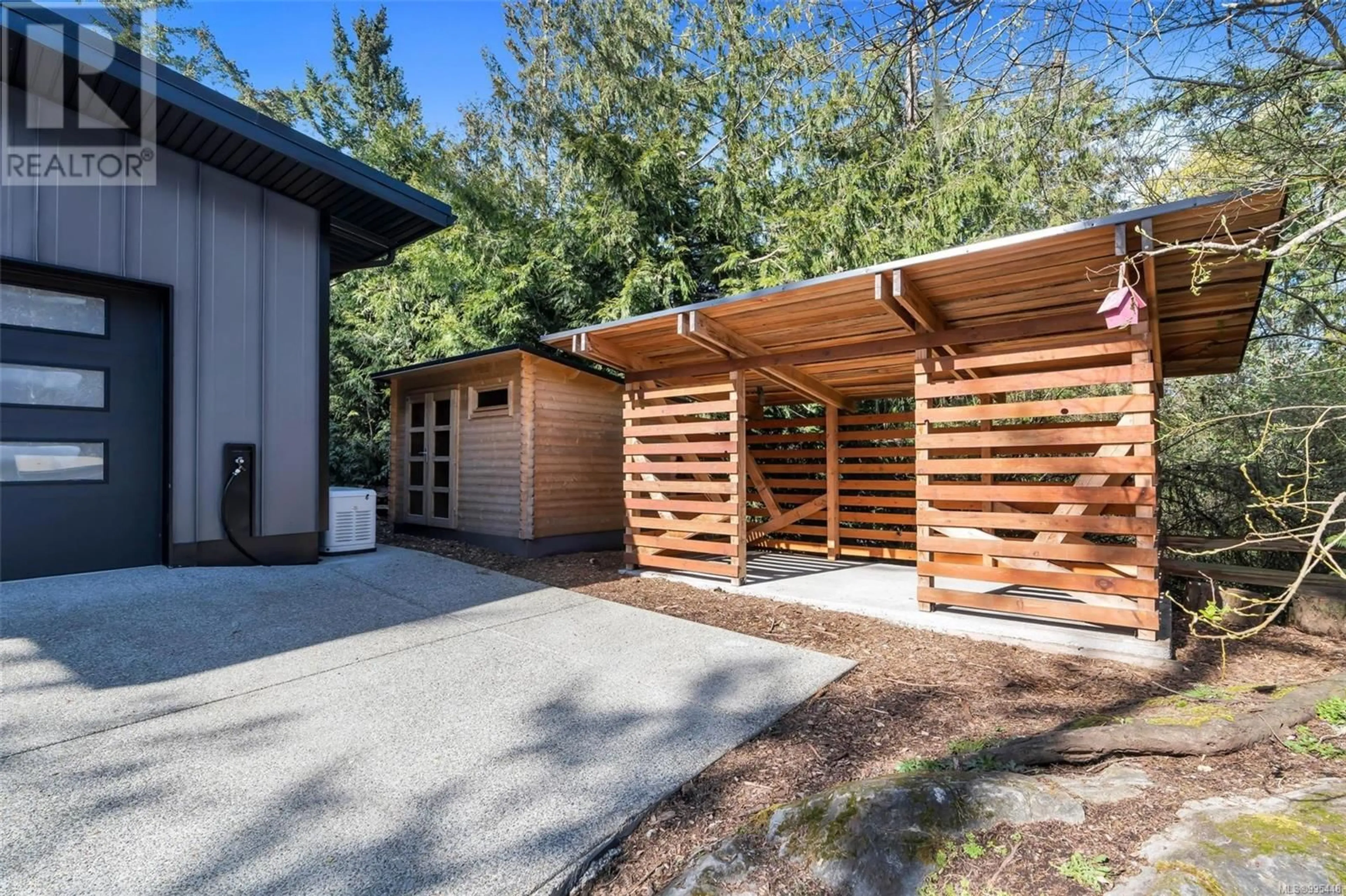 Patio, street for 7016 EAST SOOKE ROAD, Sooke British Columbia V9Z1A8