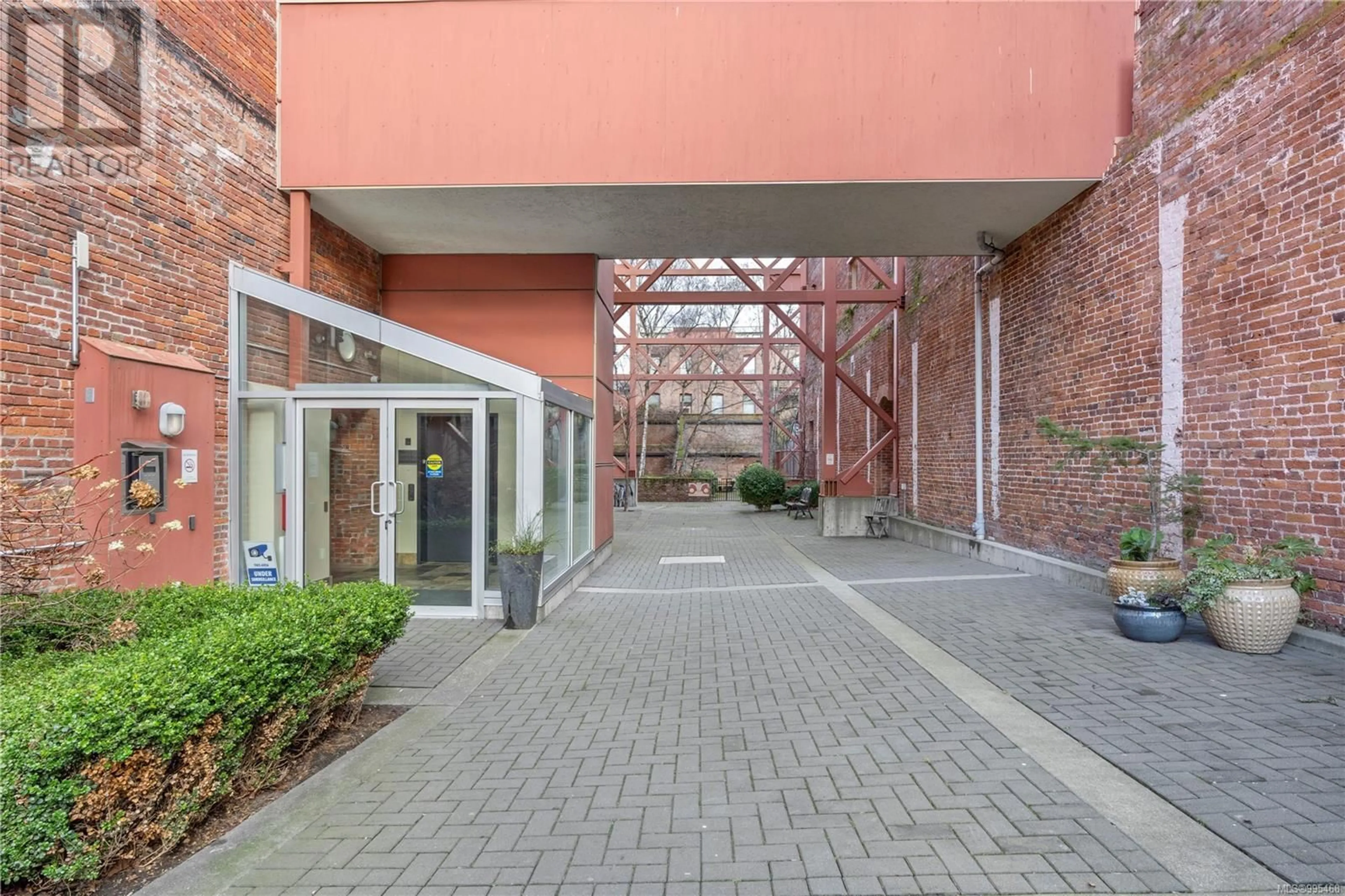 Indoor foyer for 303 - 524 YATES STREET, Victoria British Columbia V8W1K8