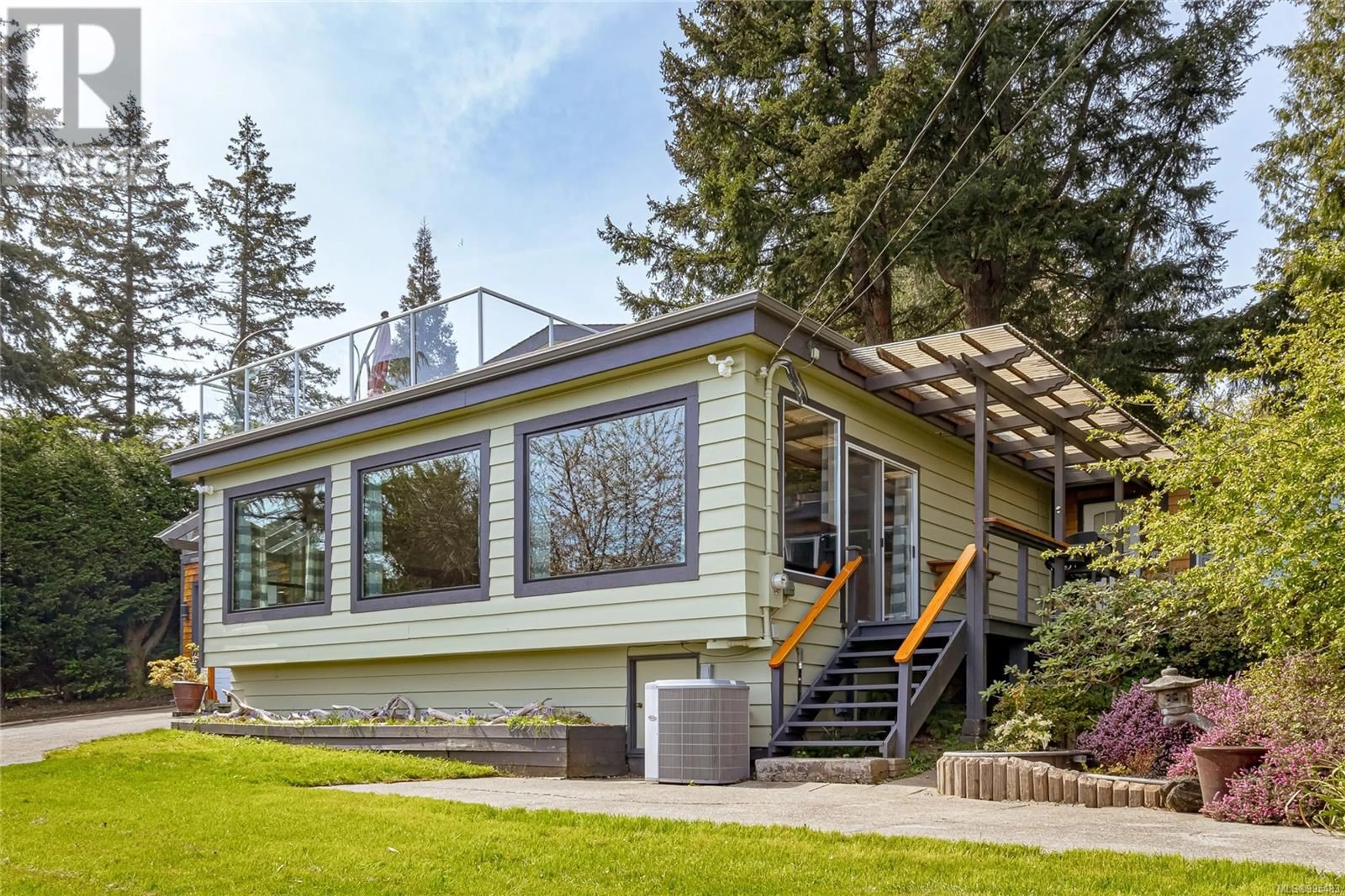 Home with vinyl exterior material, unknown for 636 BUTTERFIELD ROAD, Mill Bay British Columbia V0R2P4