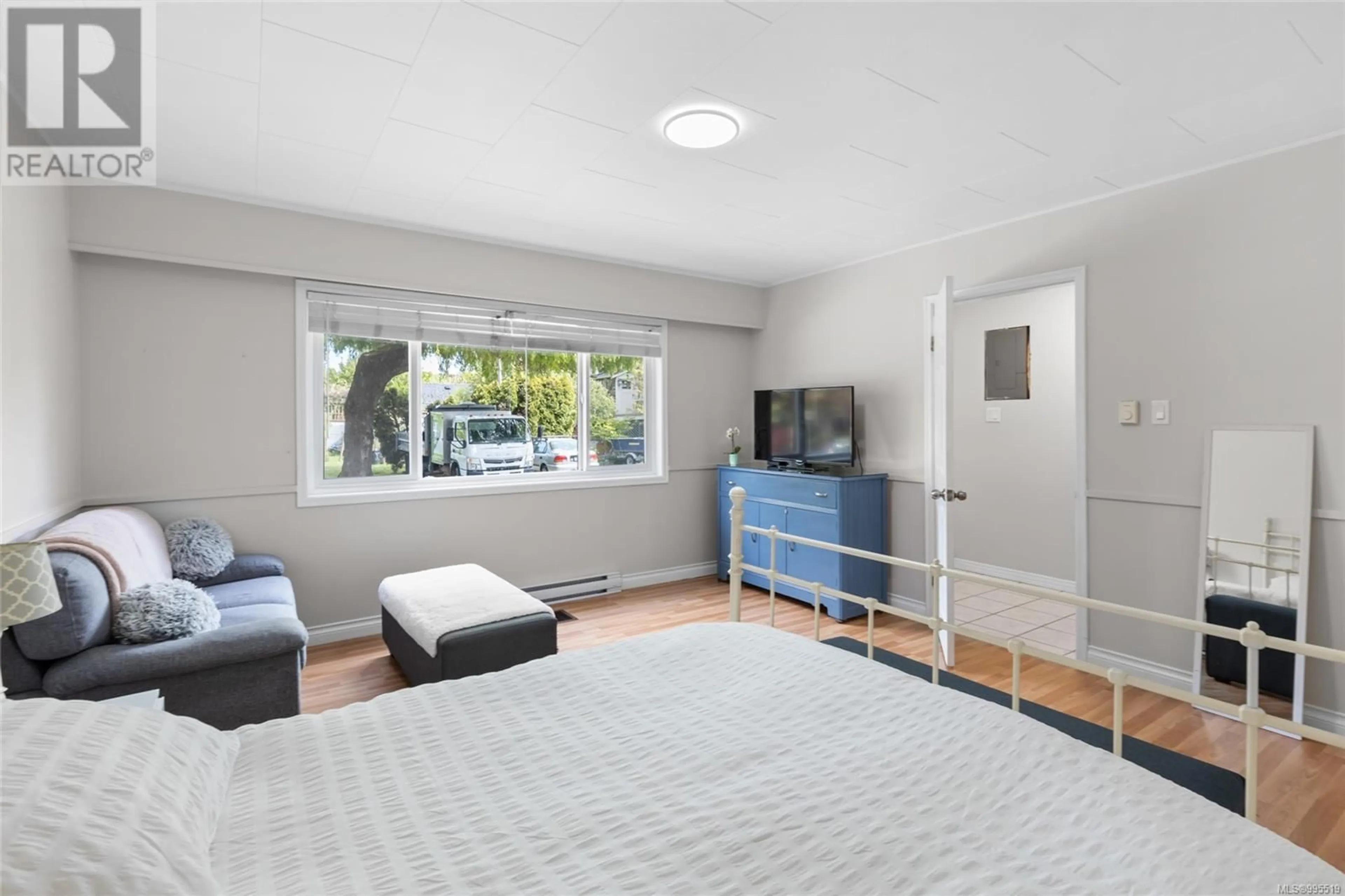 A pic of a room for 818 RUSSELL STREET, Victoria British Columbia V9A3X7