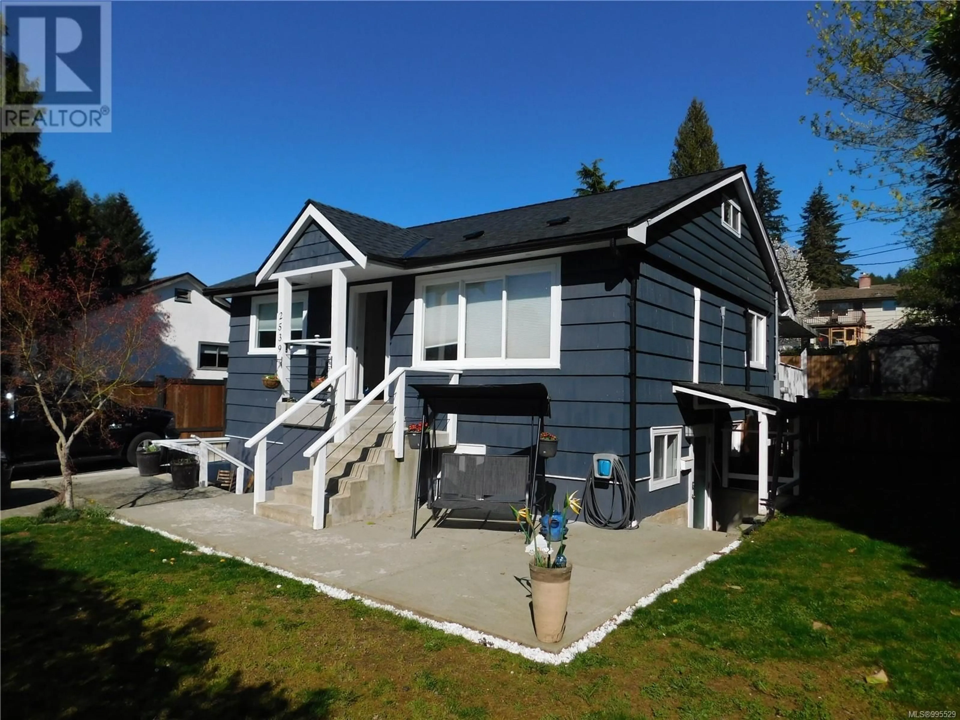 Home with vinyl exterior material, street for 2539 ANDERSON AVENUE, Port Alberni British Columbia V9Y2W3