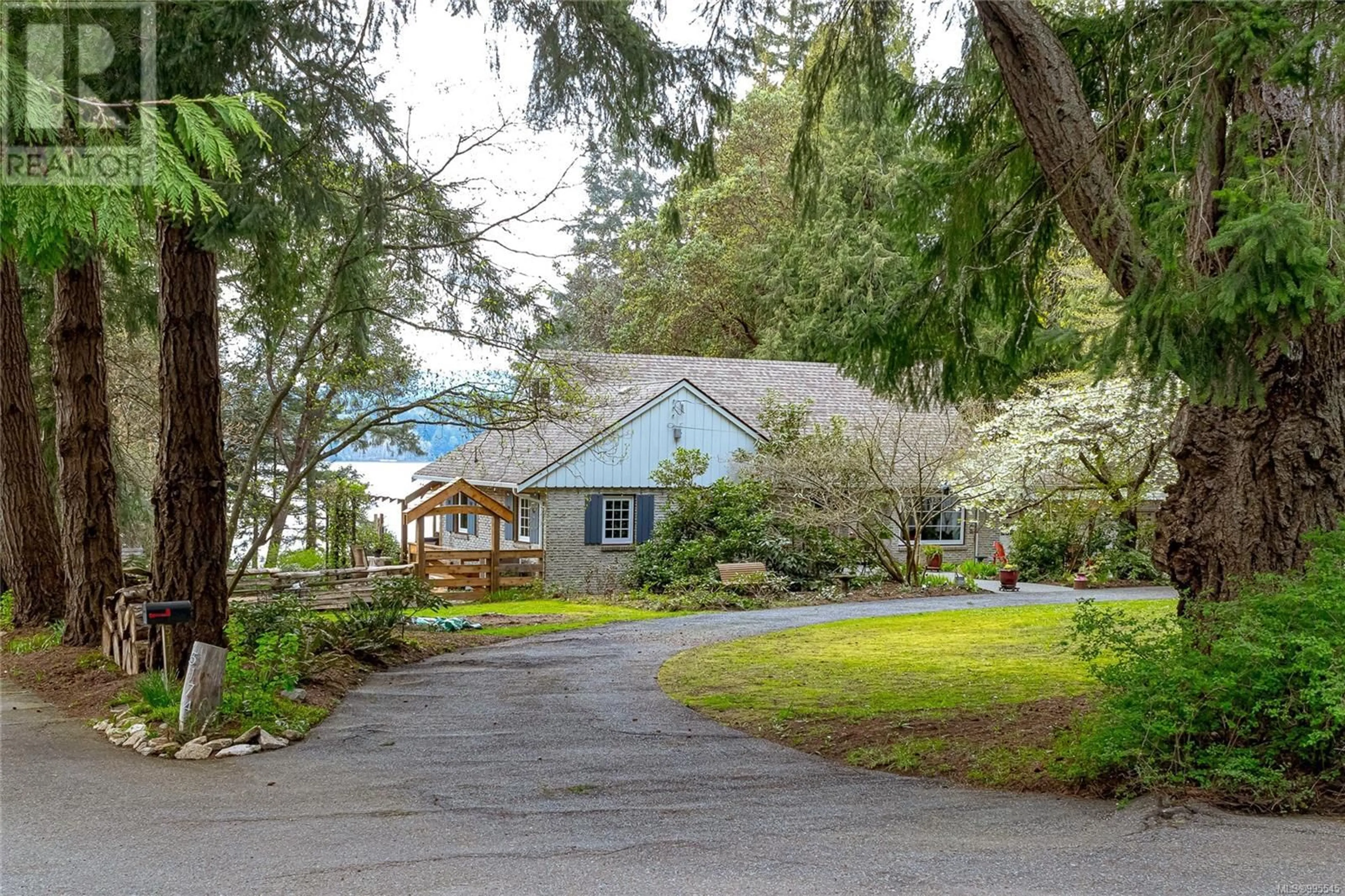 Unknown for 5182 SANTA CLARA AVENUE, Saanich British Columbia V8Y1W4