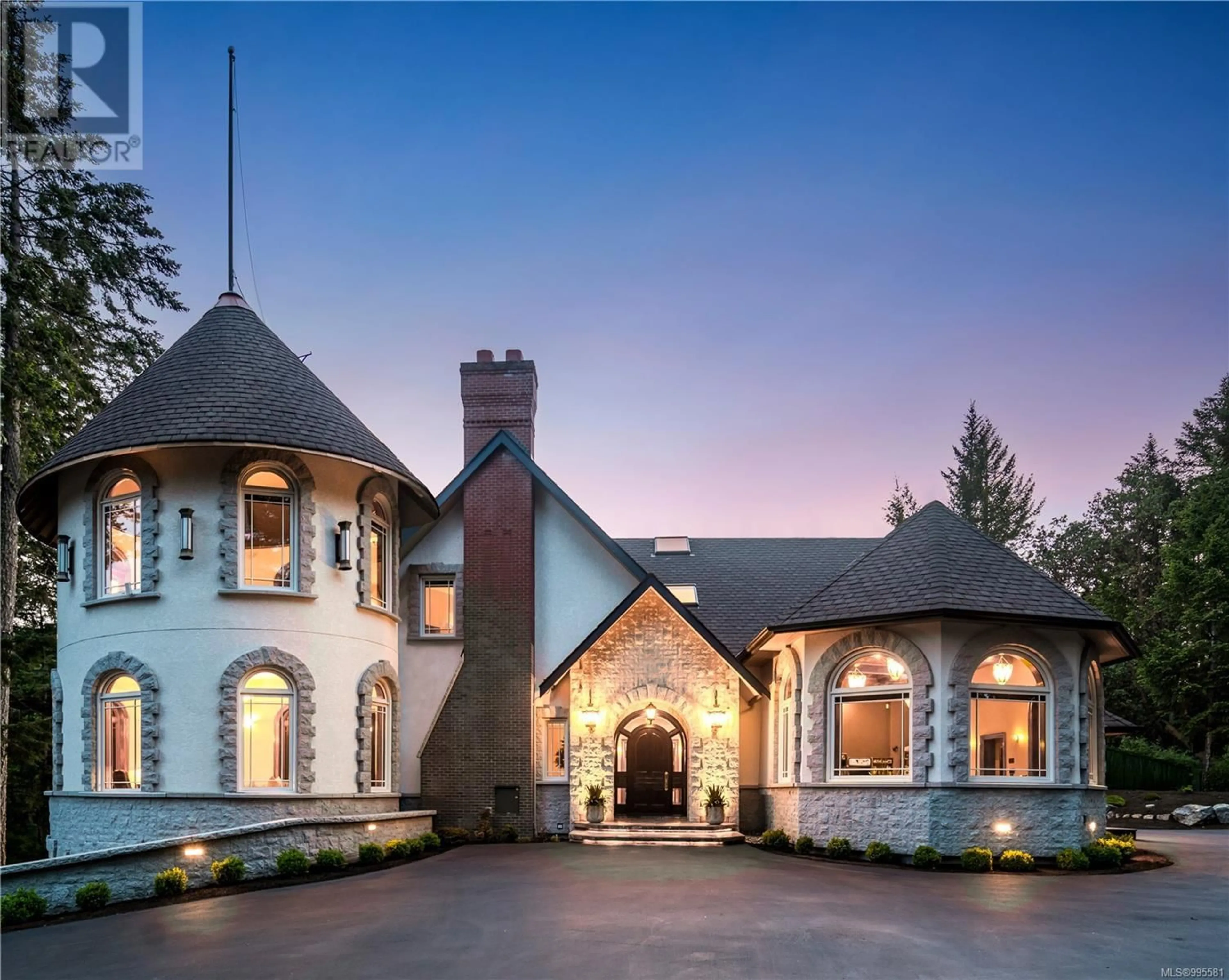 Home with brick exterior material, mountain view for 625 LORIMER PLACE, Highlands British Columbia V9B6G3