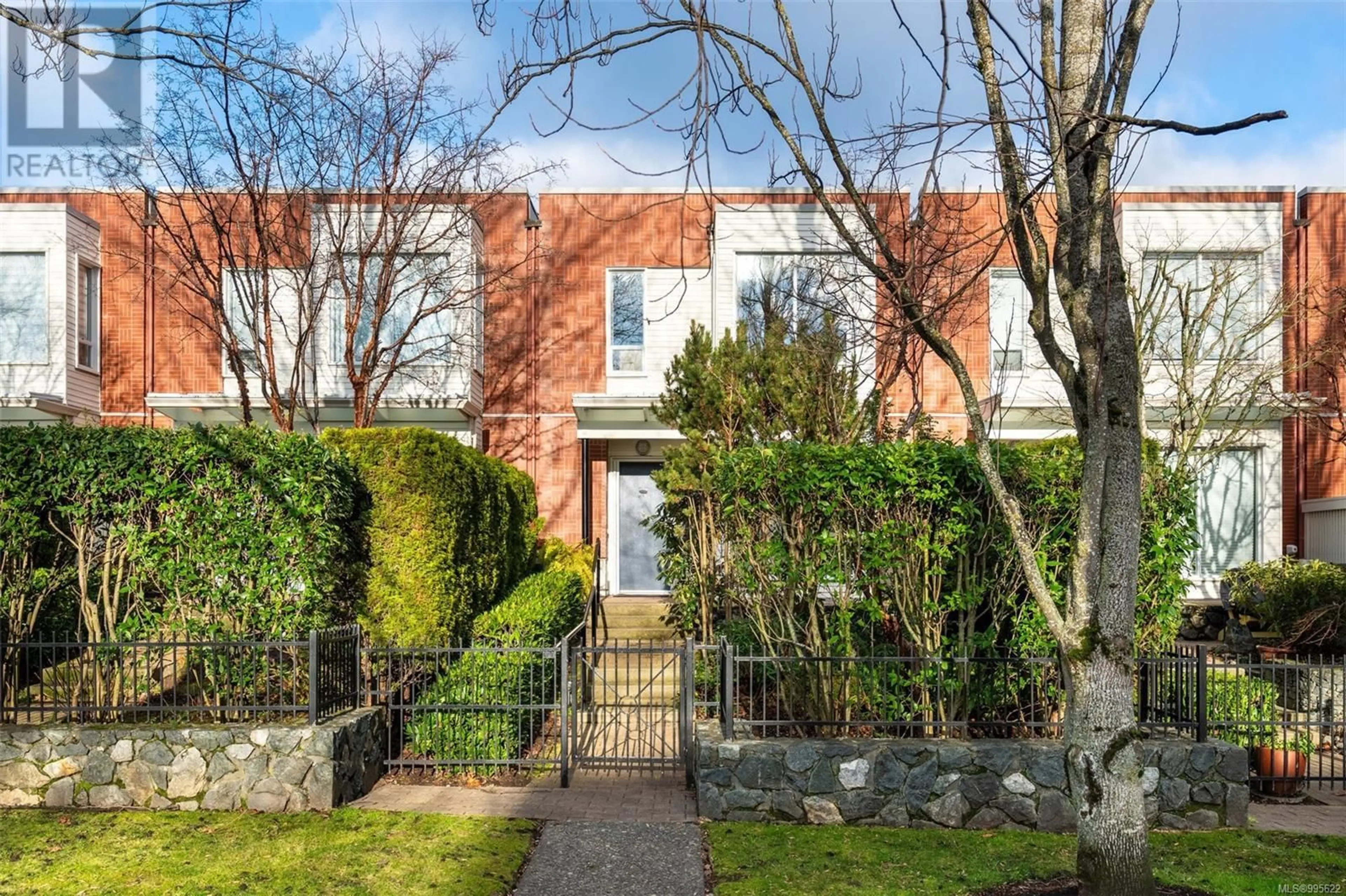 Home with brick exterior material, street for 5 - 370 WATERFRONT CRESCENT, Victoria British Columbia V8T5K3