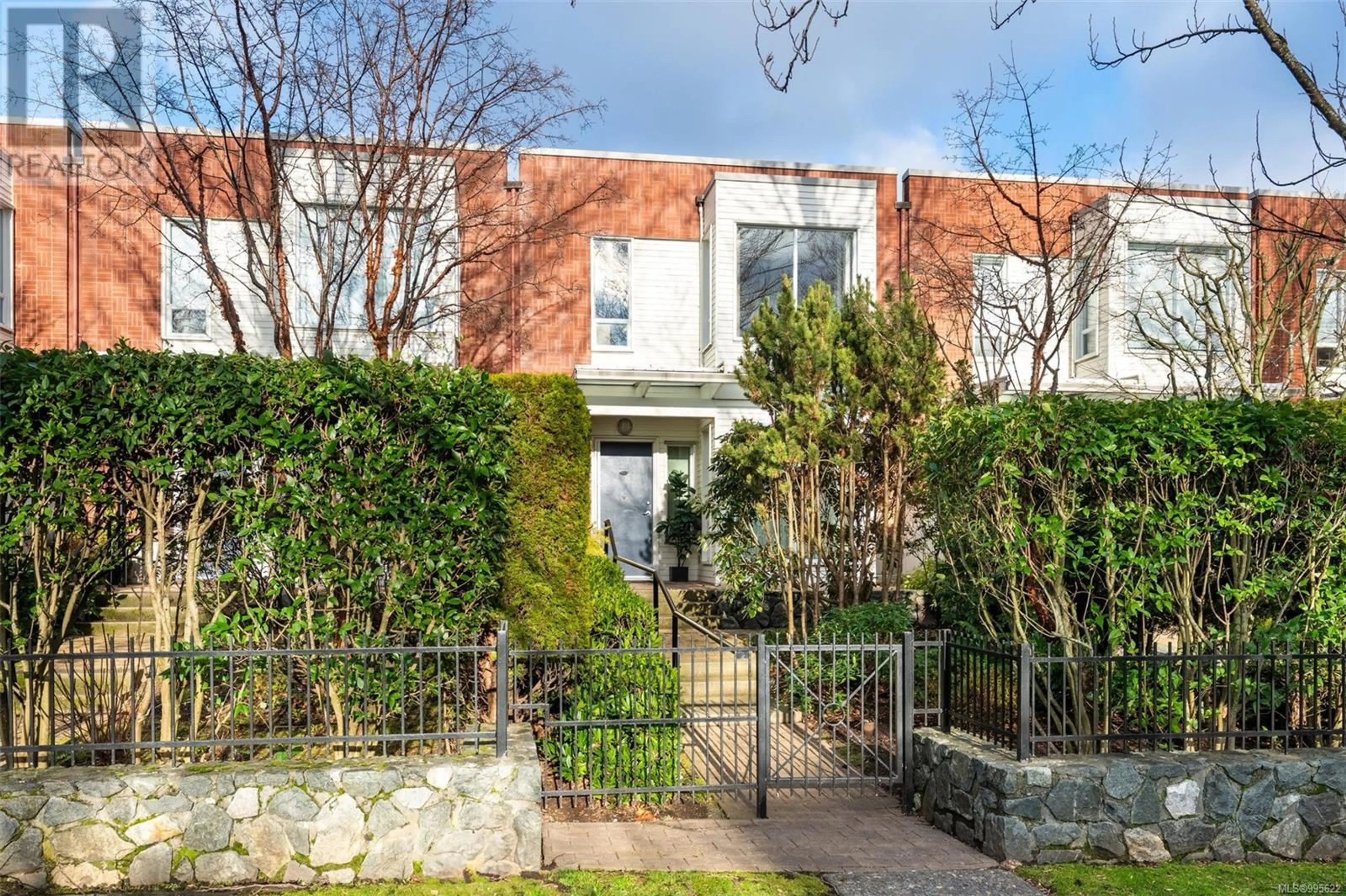 Home with brick exterior material, street for 5 - 370 WATERFRONT CRESCENT, Victoria British Columbia V8T5K3