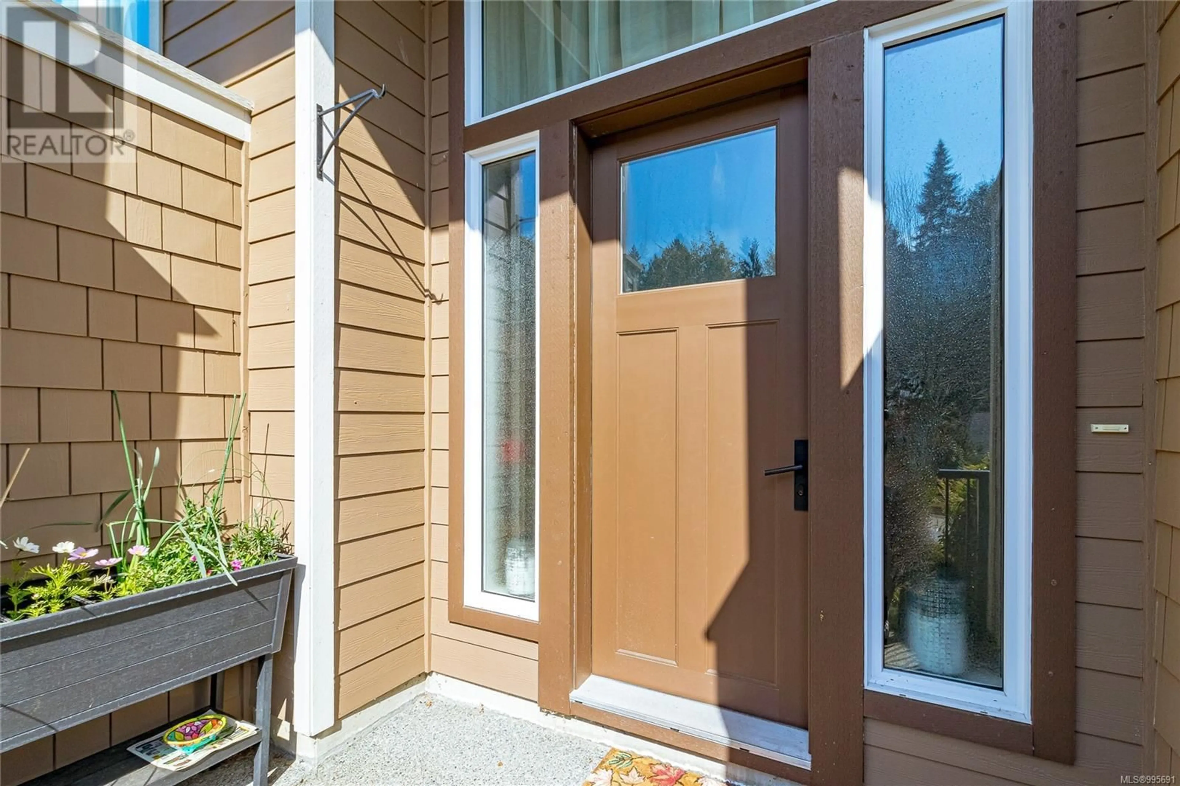 Indoor entryway for 515 BICKFORD WAY, Mill Bay British Columbia V0R2P0