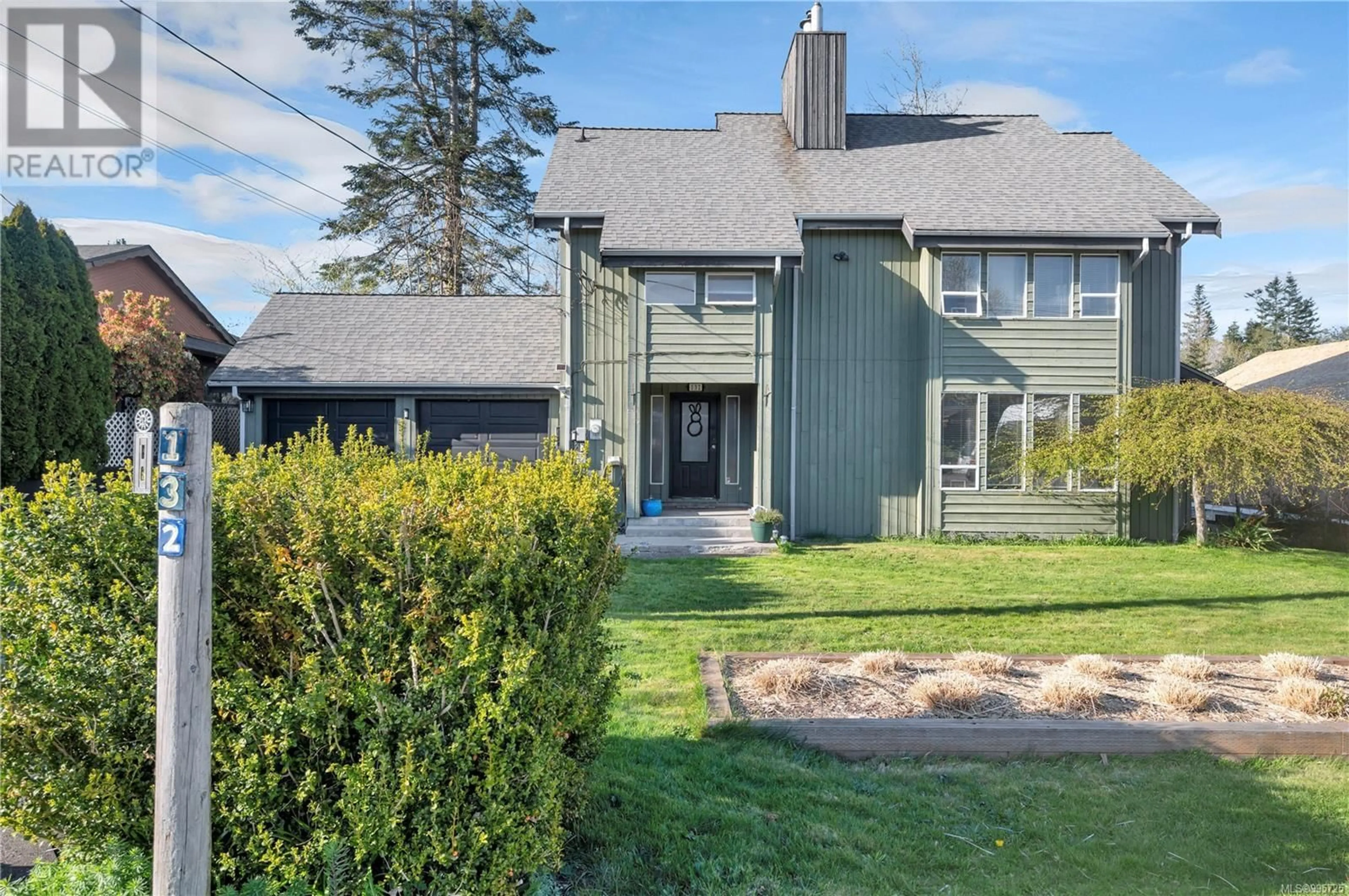 A pic from outside/outdoor area/front of a property/back of a property/a pic from drone, street for 132 SKIPTON CRESCENT, Campbell River British Columbia V9H1H3