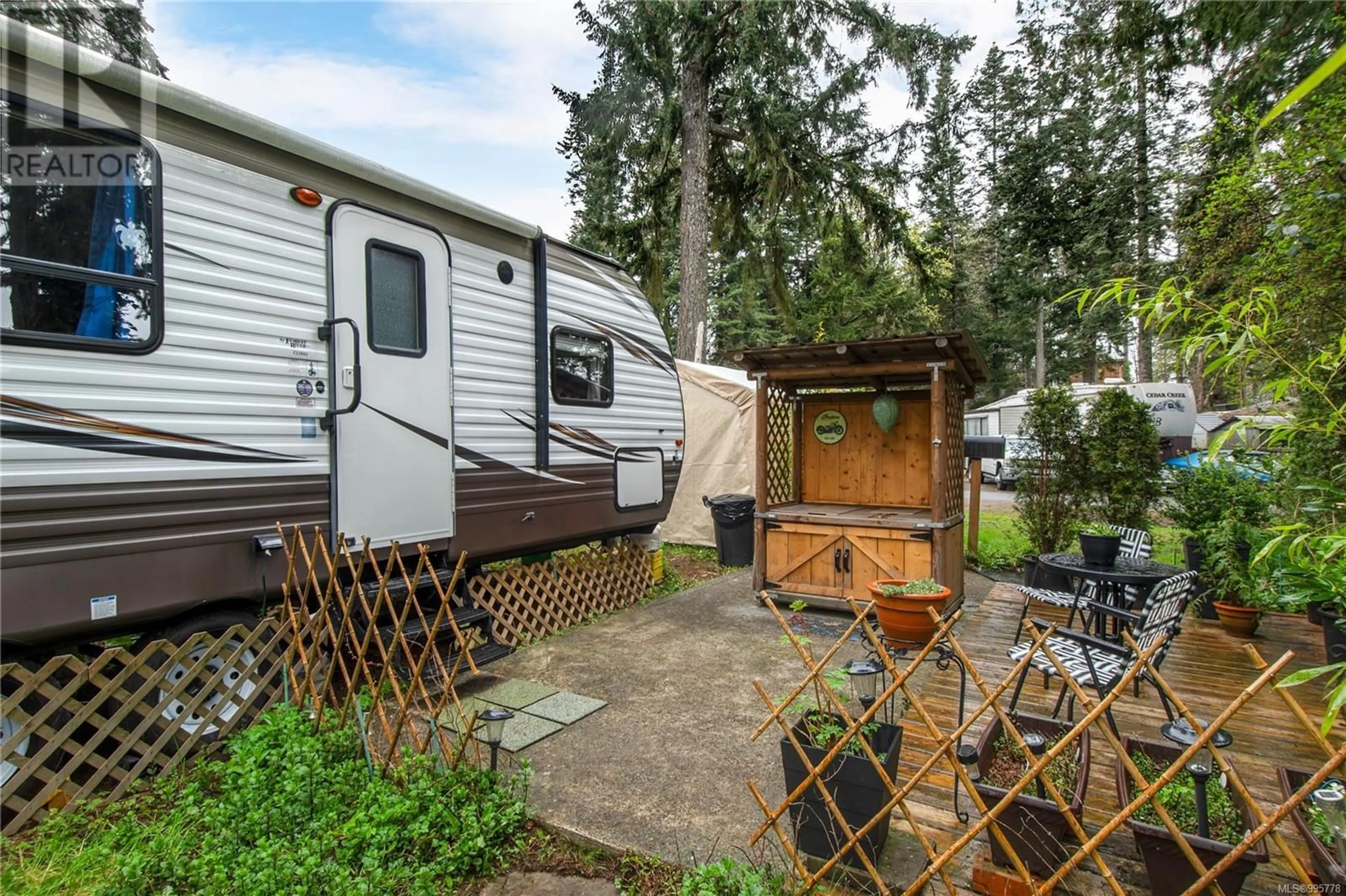 Patio, street for 12B - 3860 ISLAND HIGHWAY SOUTH, Campbell River British Columbia V9H1M5