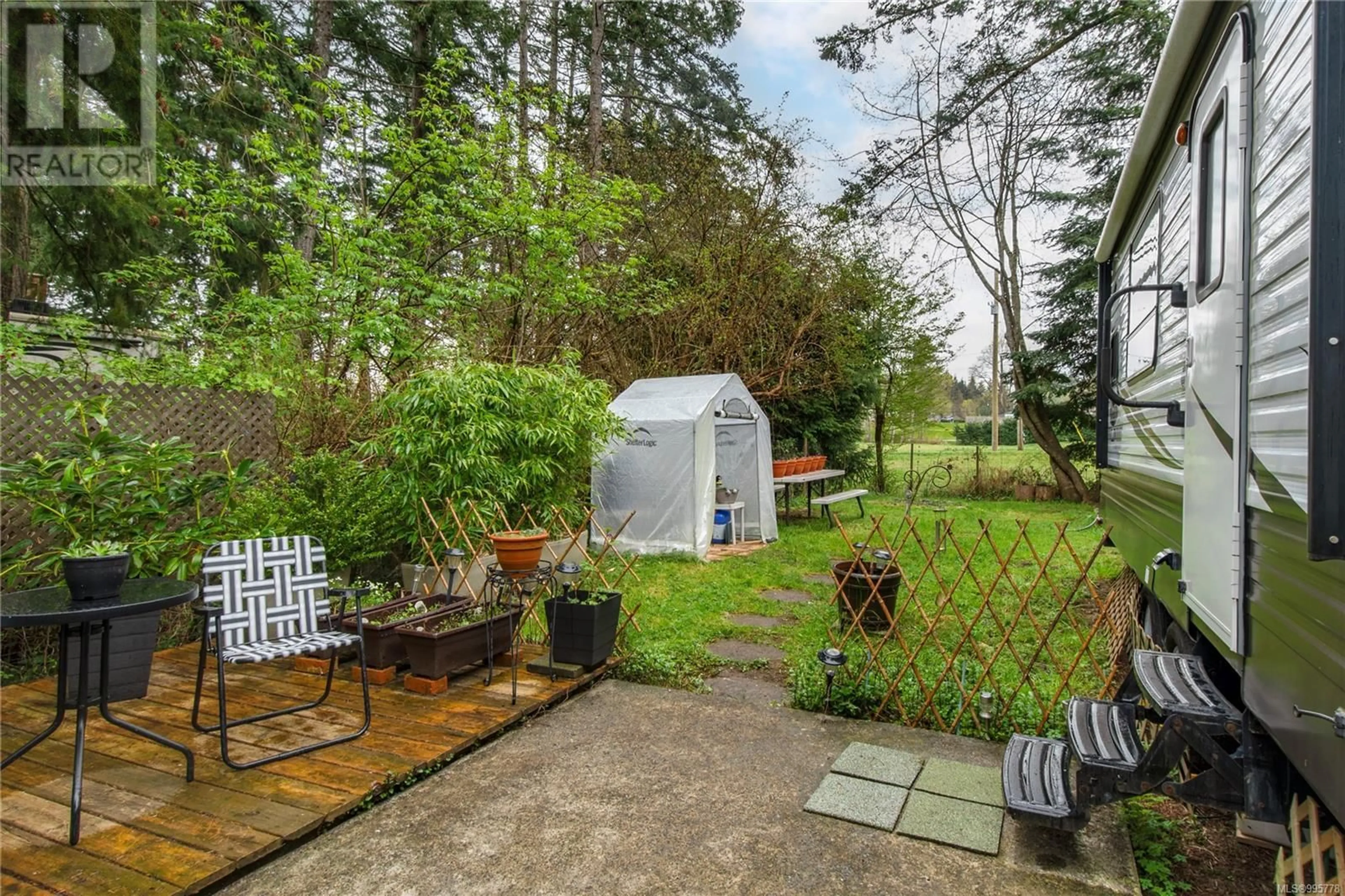 Patio, forest/trees view for 12B - 3860 ISLAND HIGHWAY SOUTH, Campbell River British Columbia V9H1M5