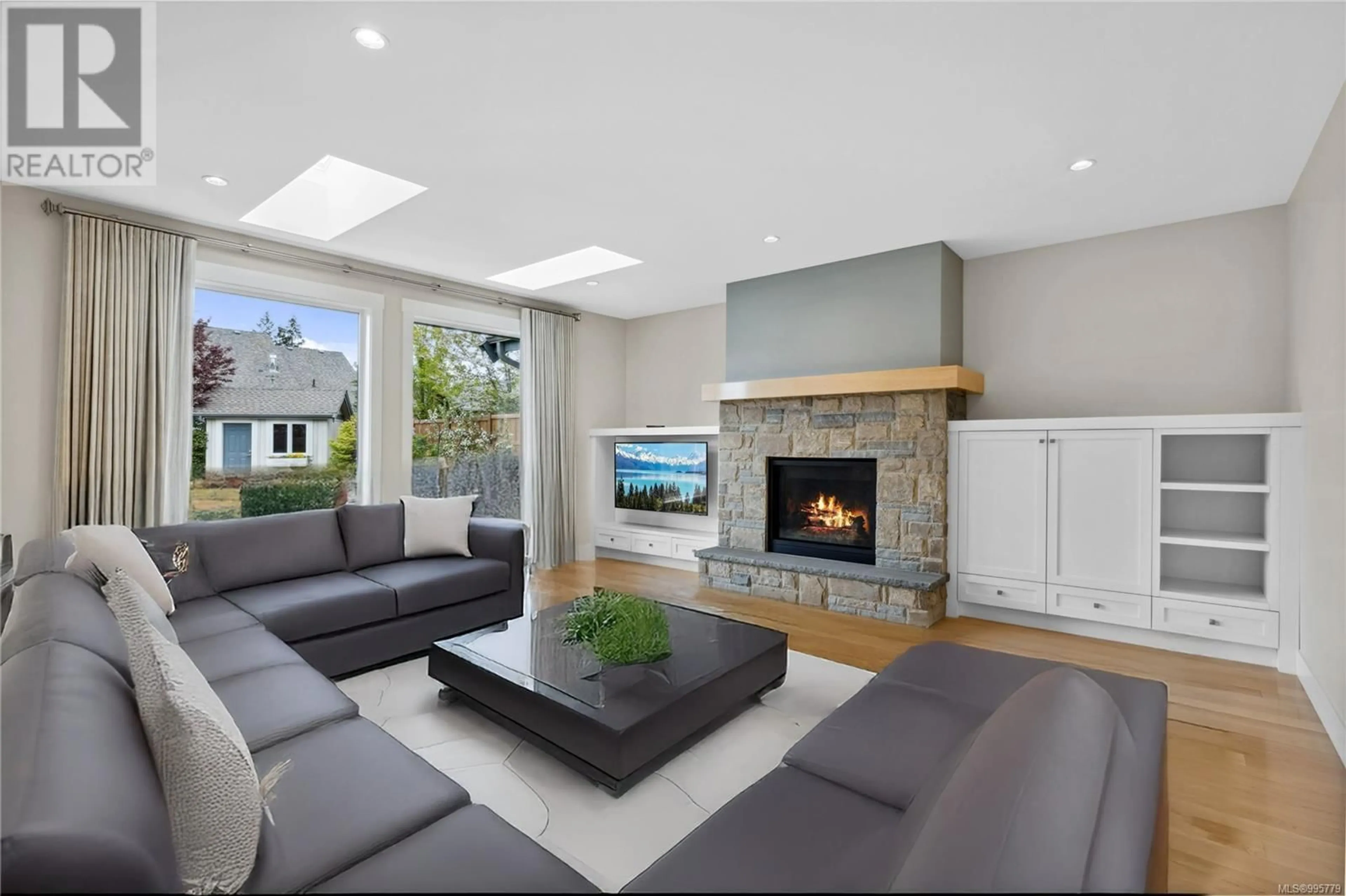 Living room with furniture, unknown for 571 SORIEL ROAD, Parksville British Columbia V9P2Z7