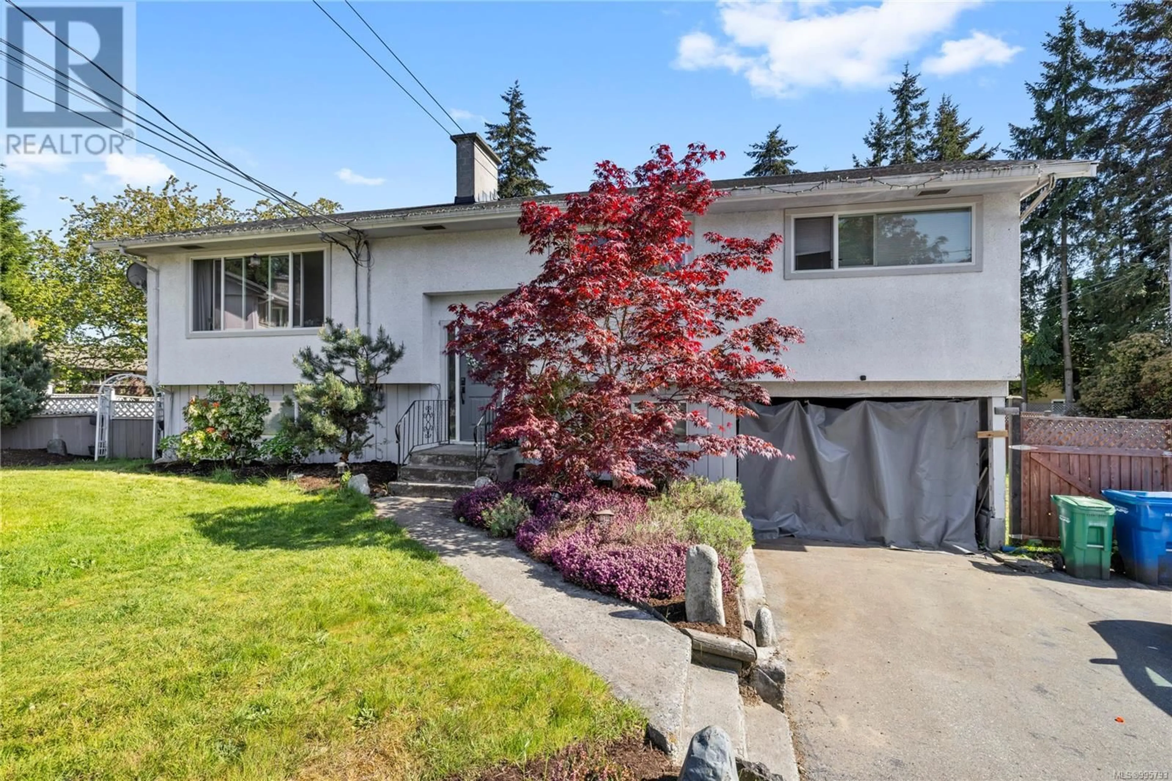 Home with vinyl exterior material, street for 1030 HAWKES TURNAROUND, Nanaimo British Columbia V9S2S5