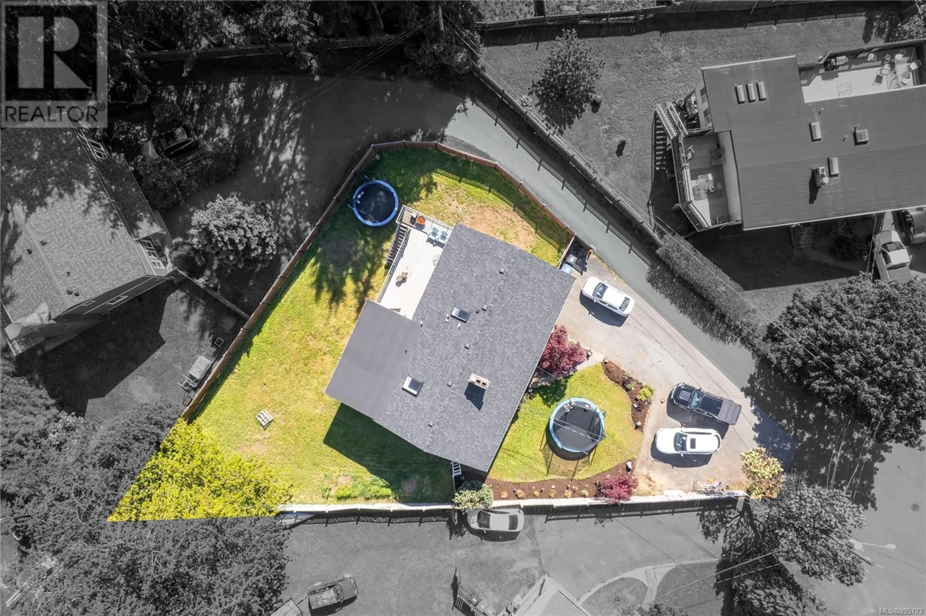 A pic from outside/outdoor area/front of a property/back of a property/a pic from drone, street for 1030 HAWKES TURNAROUND, Nanaimo British Columbia V9S2S5
