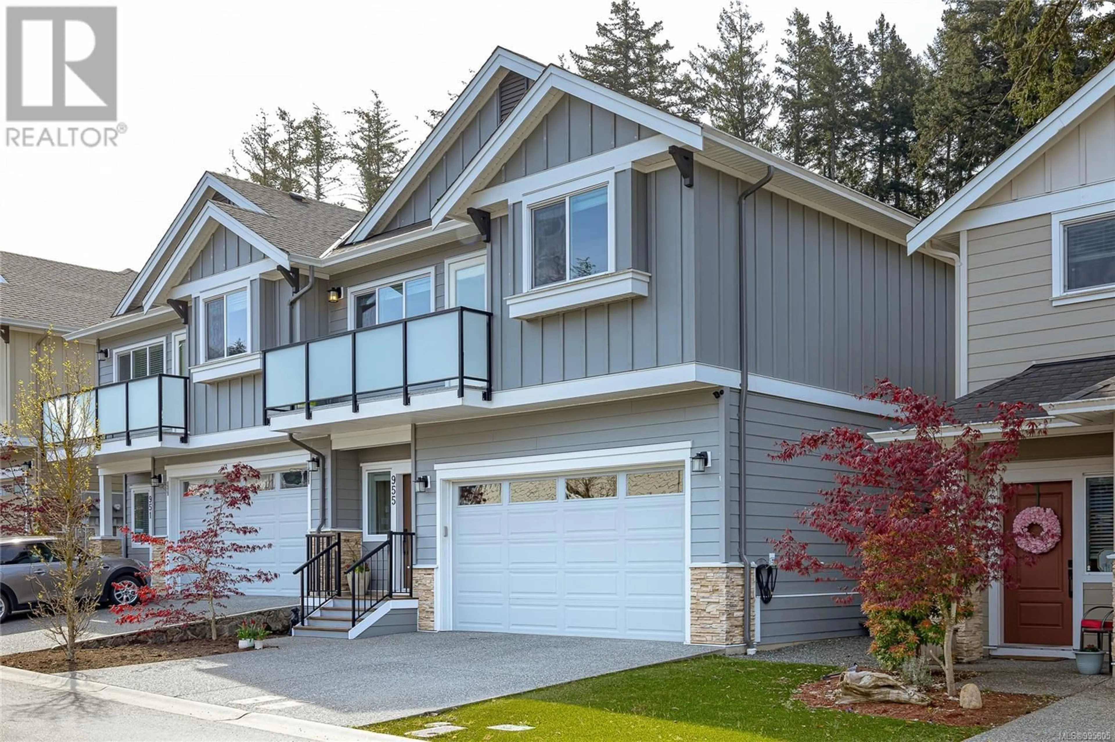 Home with vinyl exterior material, street for 955 LOBO VALE, Langford British Columbia V9C0H8