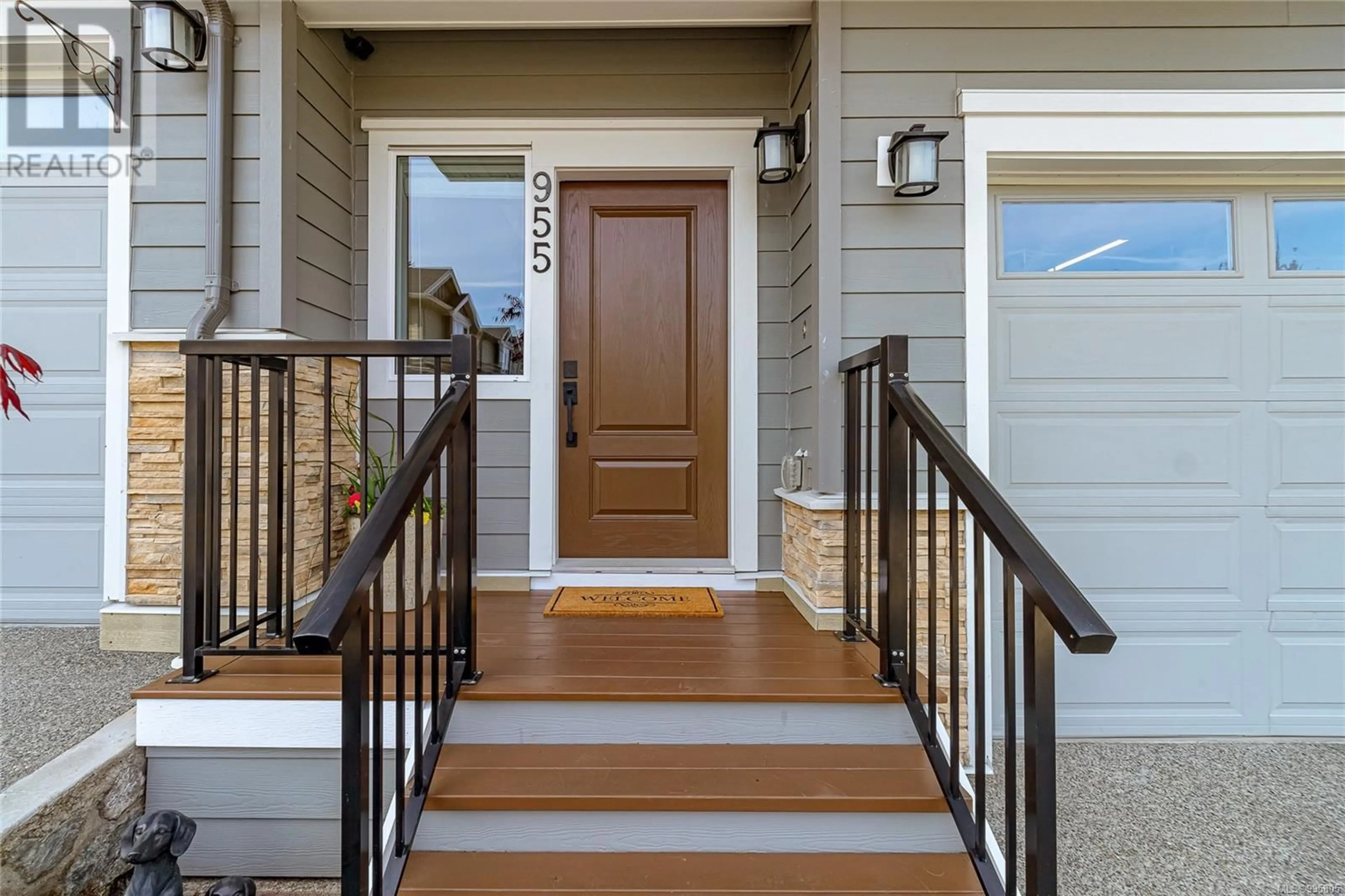 Indoor entryway for 955 LOBO VALE, Langford British Columbia V9C0H8