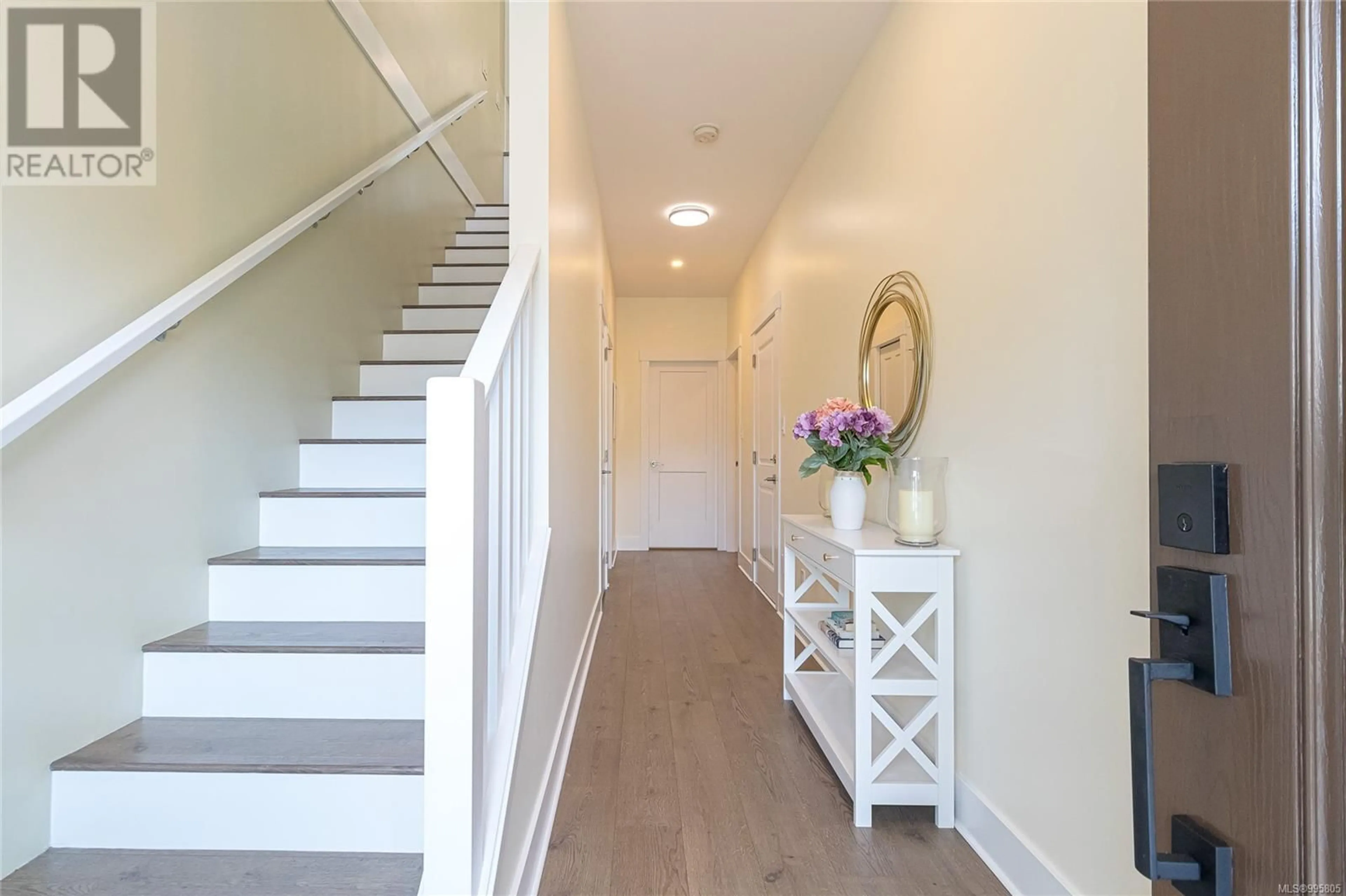 Indoor entryway for 955 LOBO VALE, Langford British Columbia V9C0H8