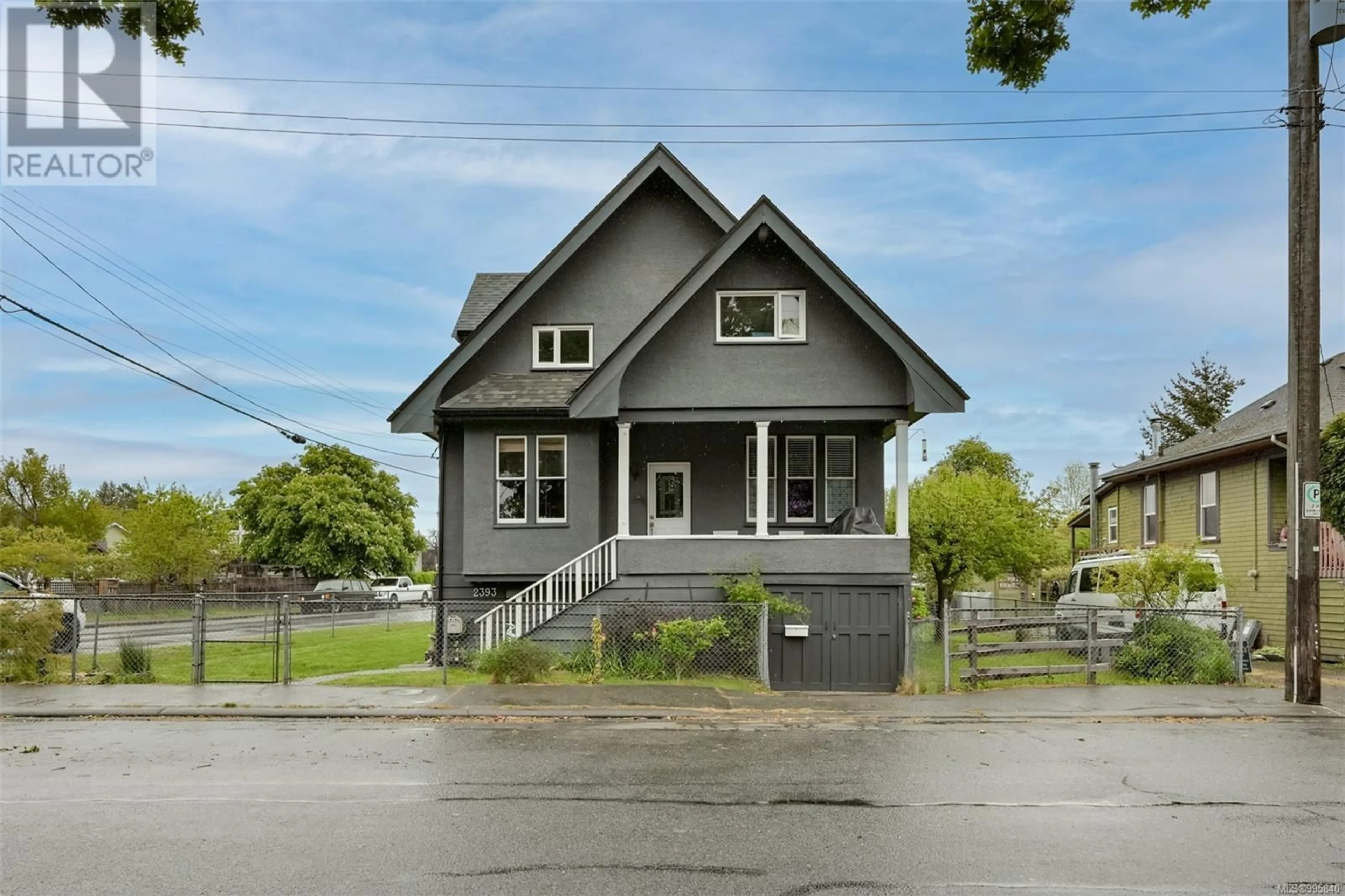Home with vinyl exterior material, street for 2393 EASTDOWNE ROAD, Oak Bay British Columbia V8R5P6