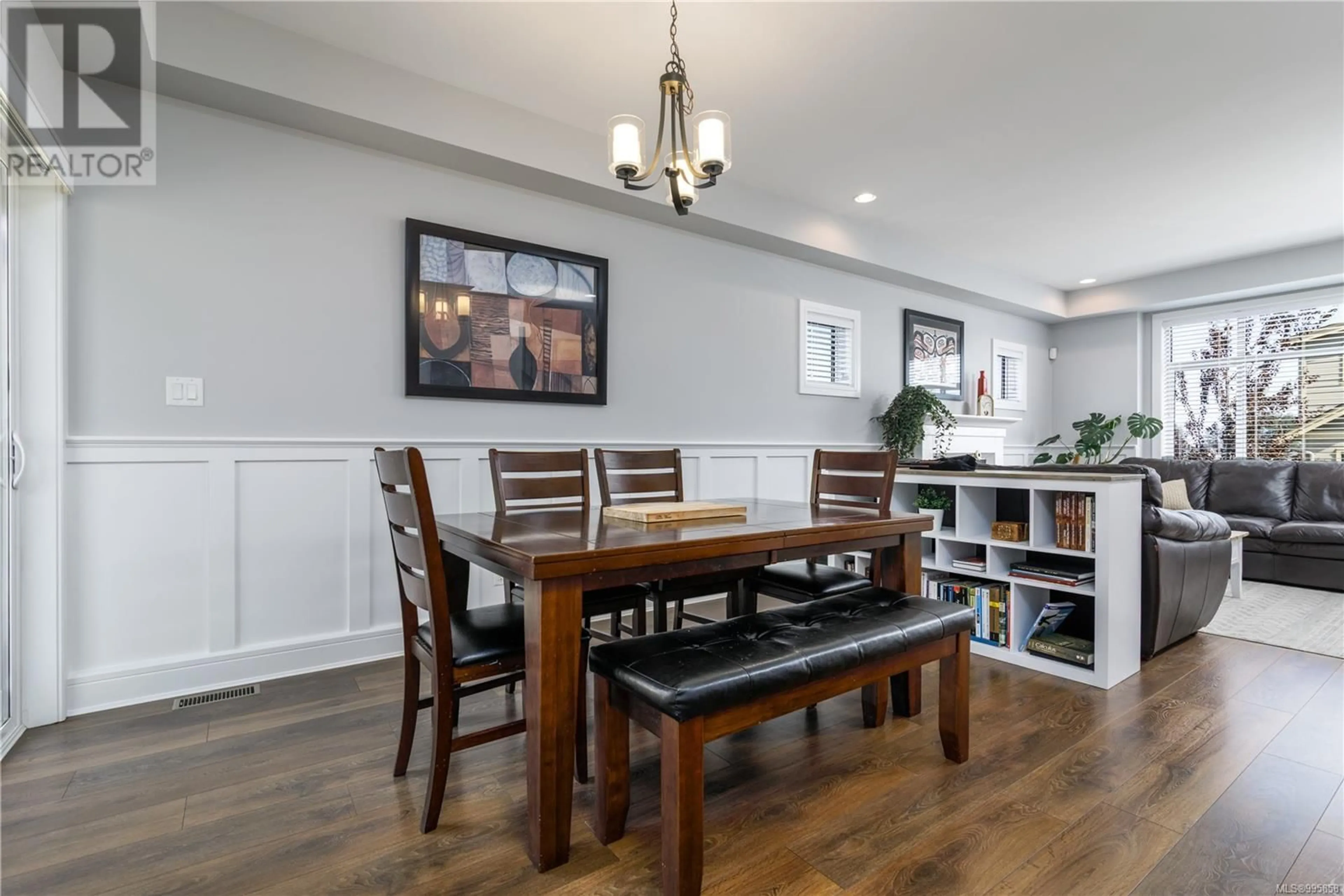 Dining room, wood/laminate floor for 2926 PILATUS RUN, Langford British Columbia V8Z5A3
