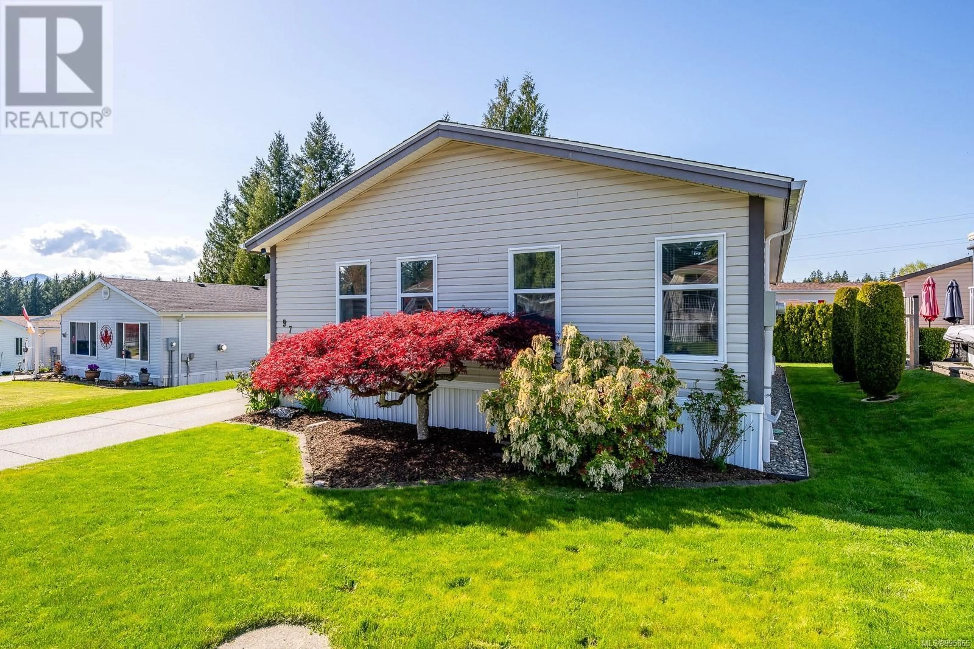 Home with vinyl exterior material, street for 97 - 4714 MUIR ROAD, Courtenay British Columbia V9N8Z6