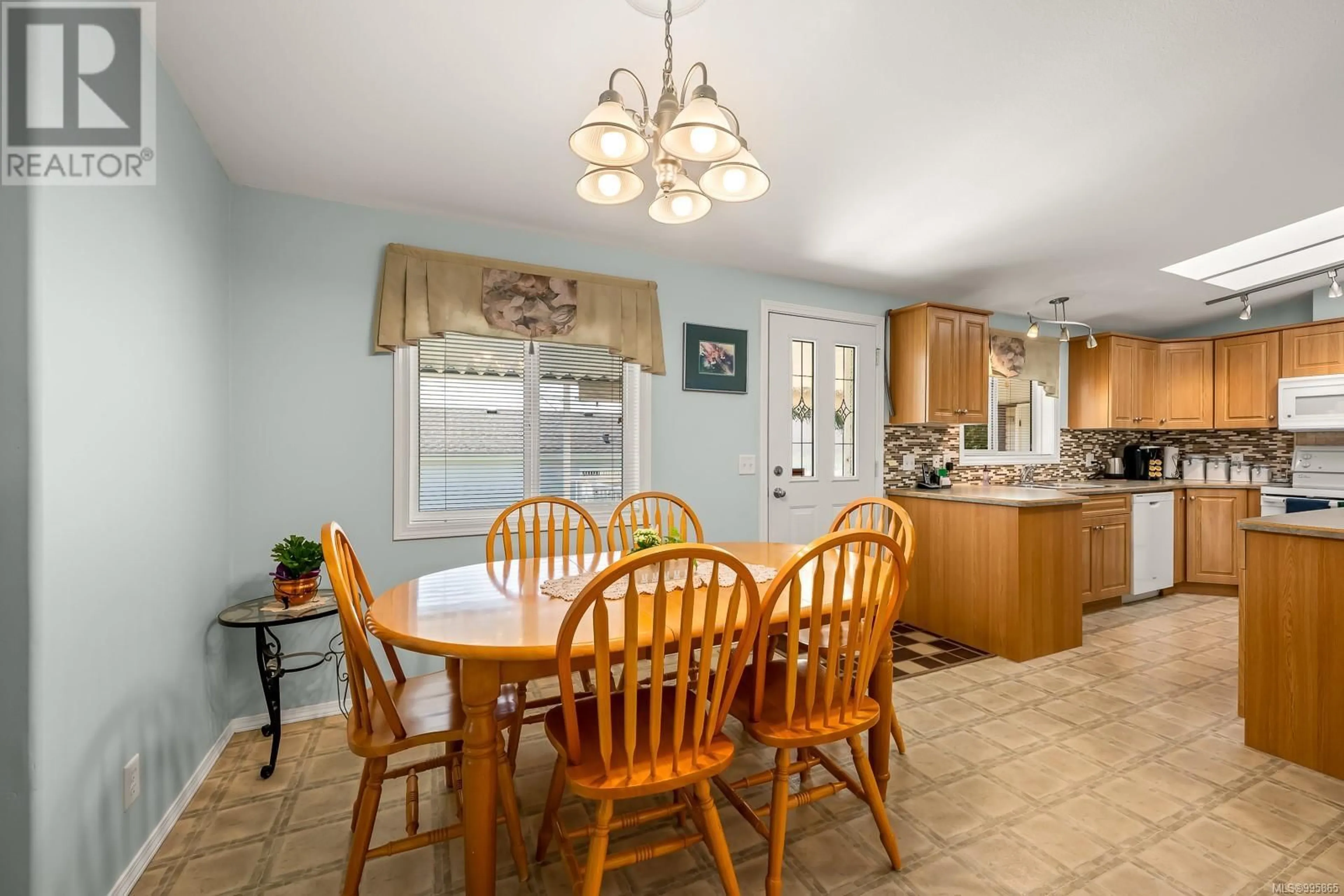 Dining room, ceramic/tile floor for 97 - 4714 MUIR ROAD, Courtenay British Columbia V9N8Z6