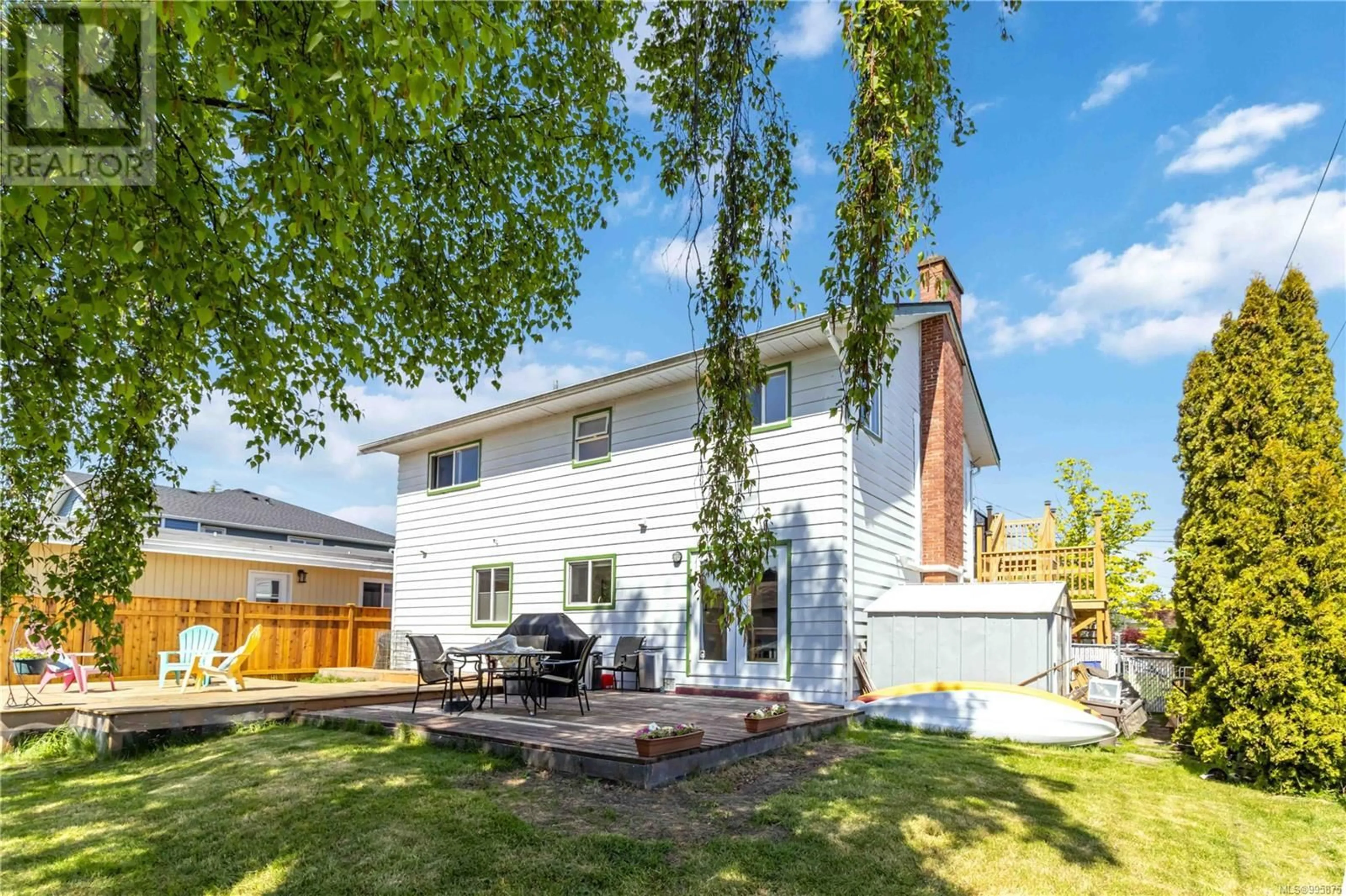 Unknown for 2255 HENRY AVENUE, Sidney British Columbia V8L2A8