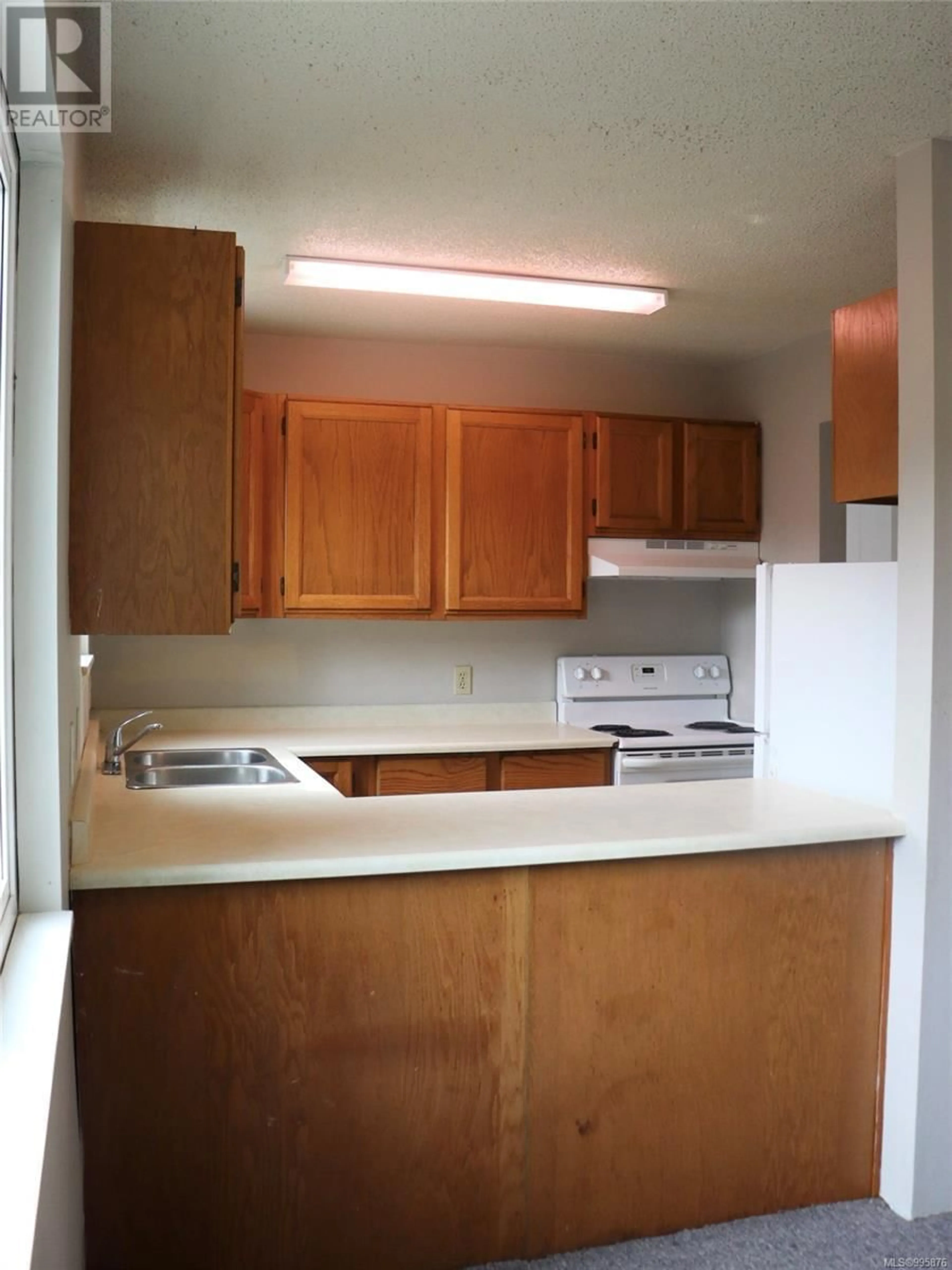 Standard kitchen, unknown for 13 - 211 BUTTERTUBS PLACE, Nanaimo British Columbia V9R3X8