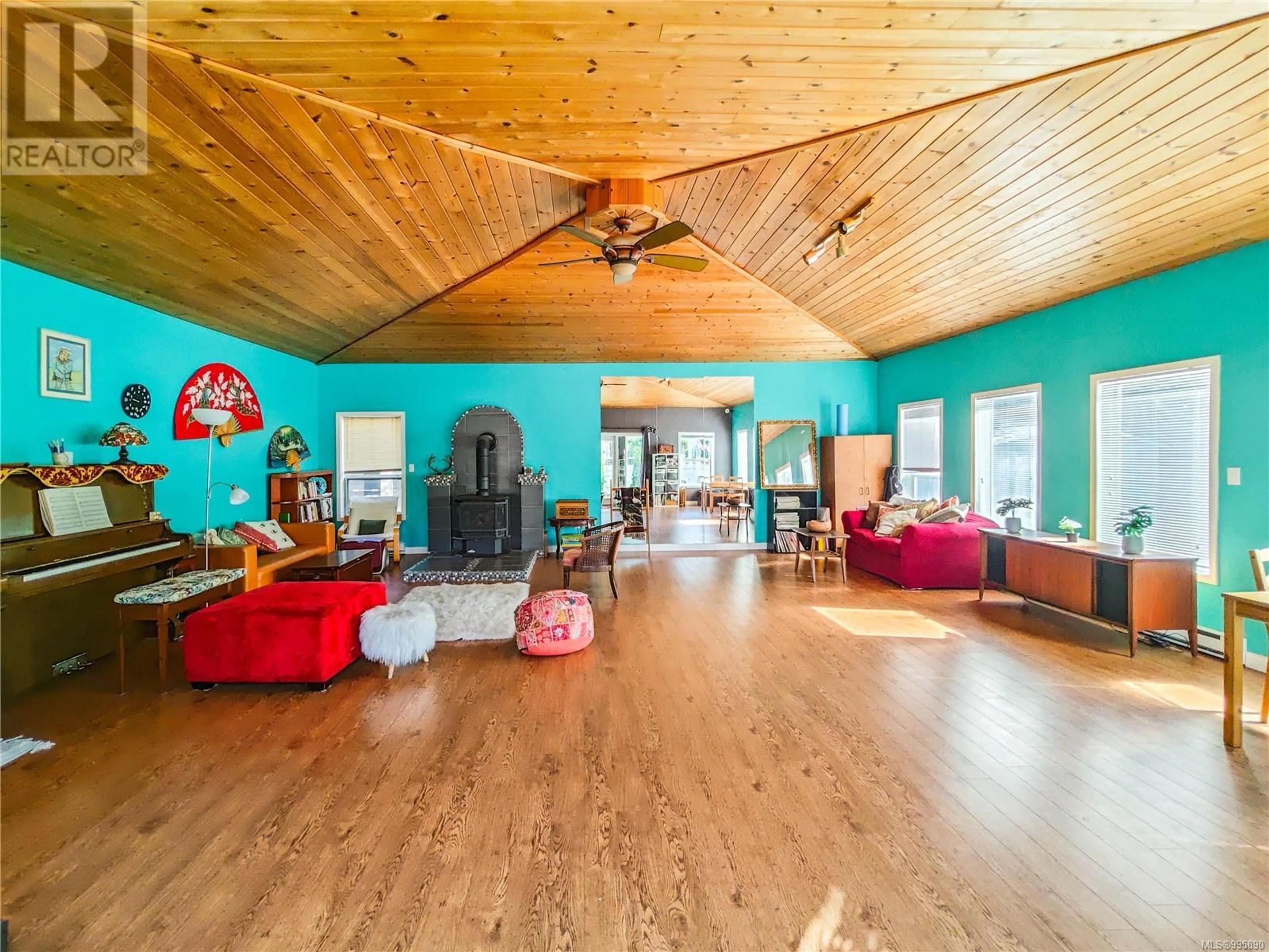 Unknown for 4435 TORQUAY DRIVE, Saanich British Columbia V8V3Y8