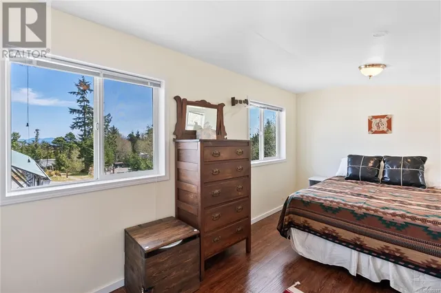 1181 SEVENTH AVENUE, Ucluelet 4